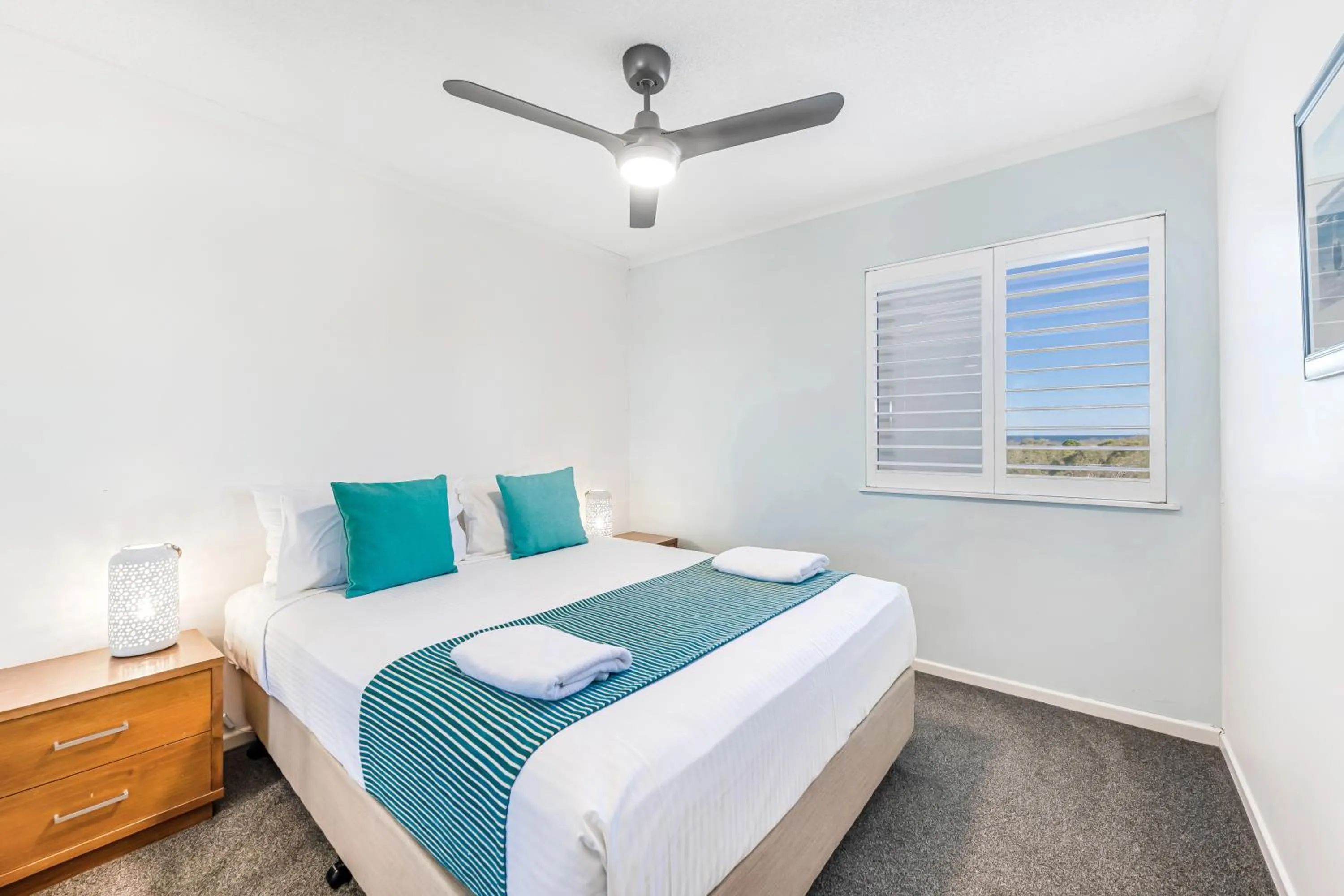 Bedroom, Bed in Atlantis Marcoola