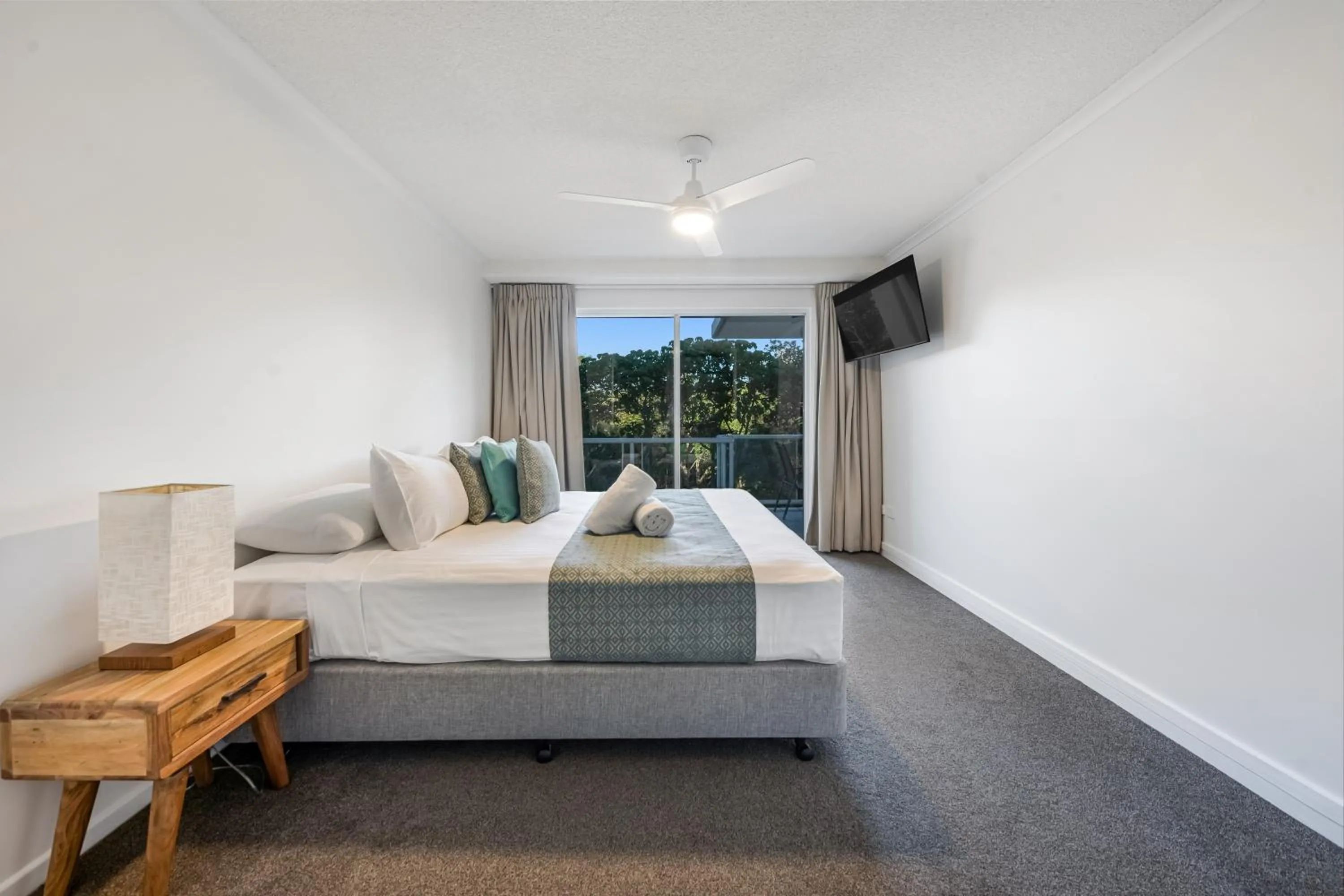 Bedroom, Bed in Atlantis Marcoola