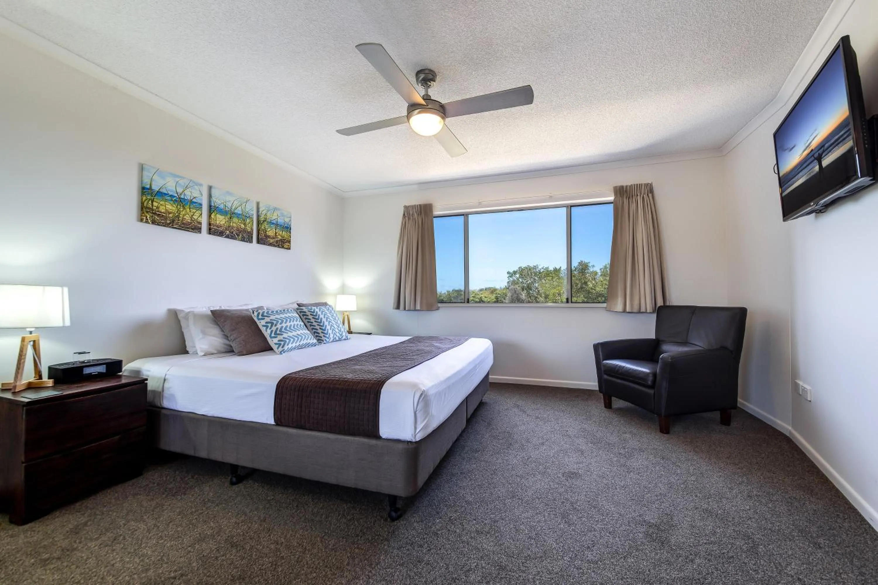 Bedroom, Bed in Atlantis Marcoola