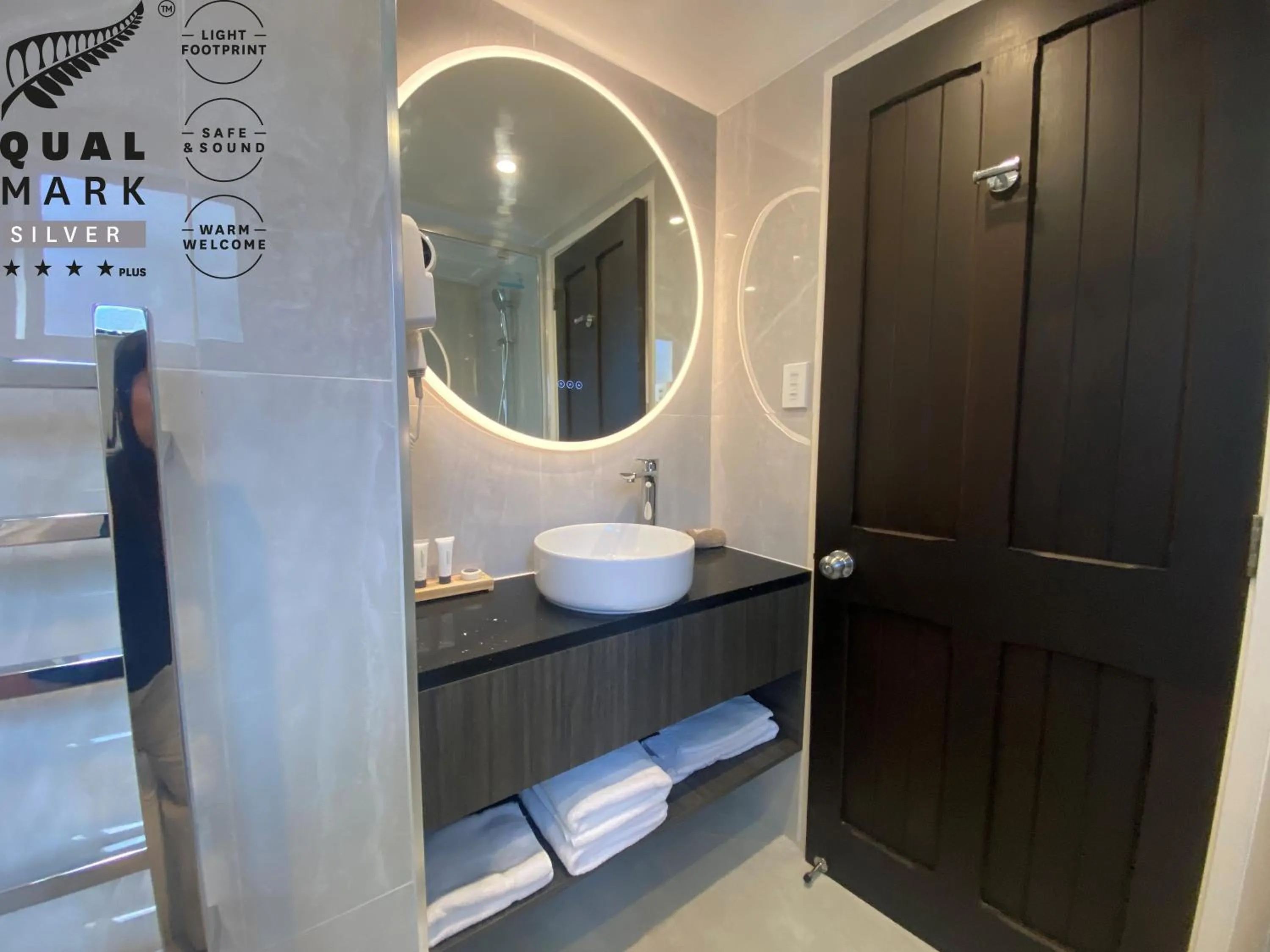 Bathroom in Knights Inn