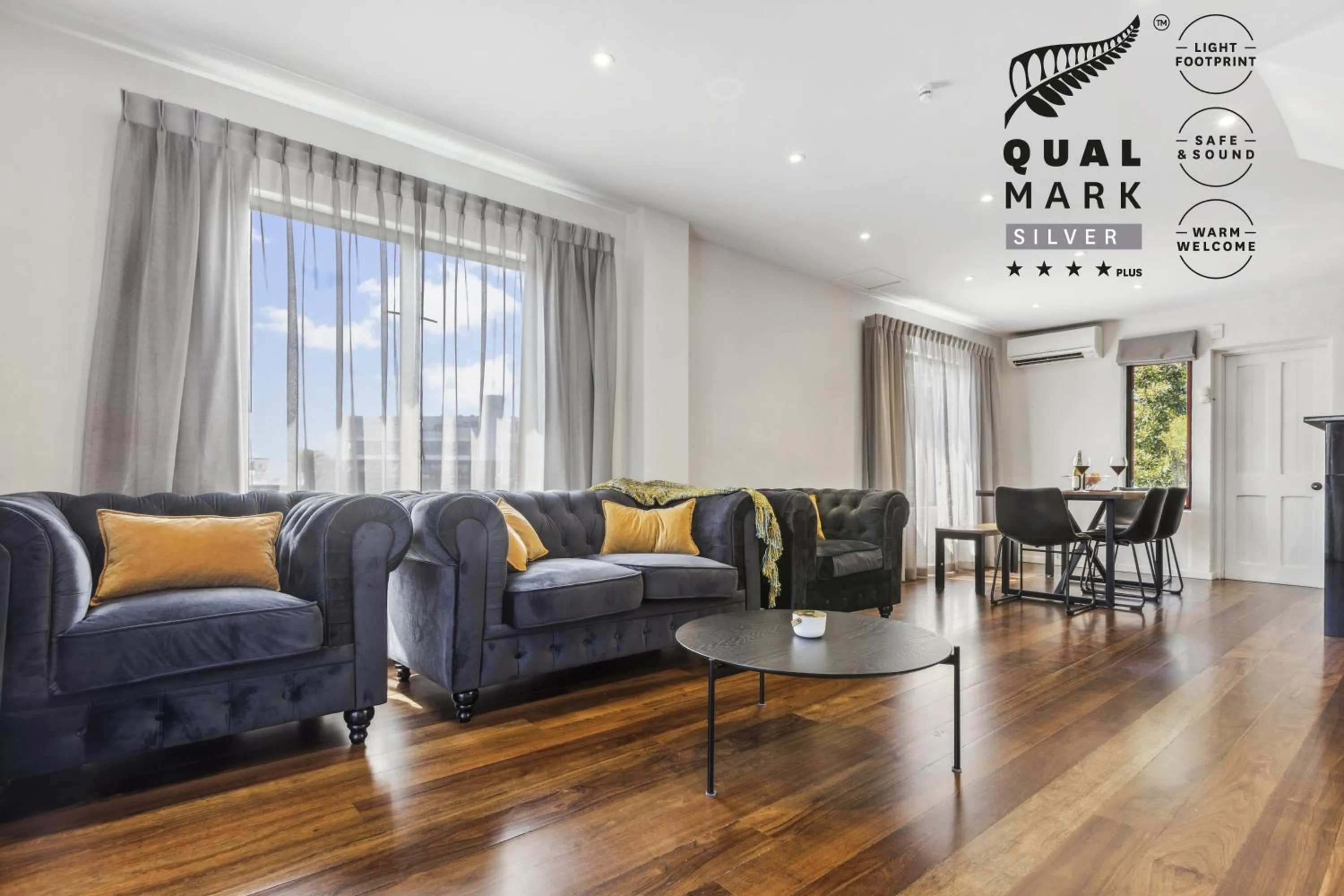 Seating area in Knights Inn