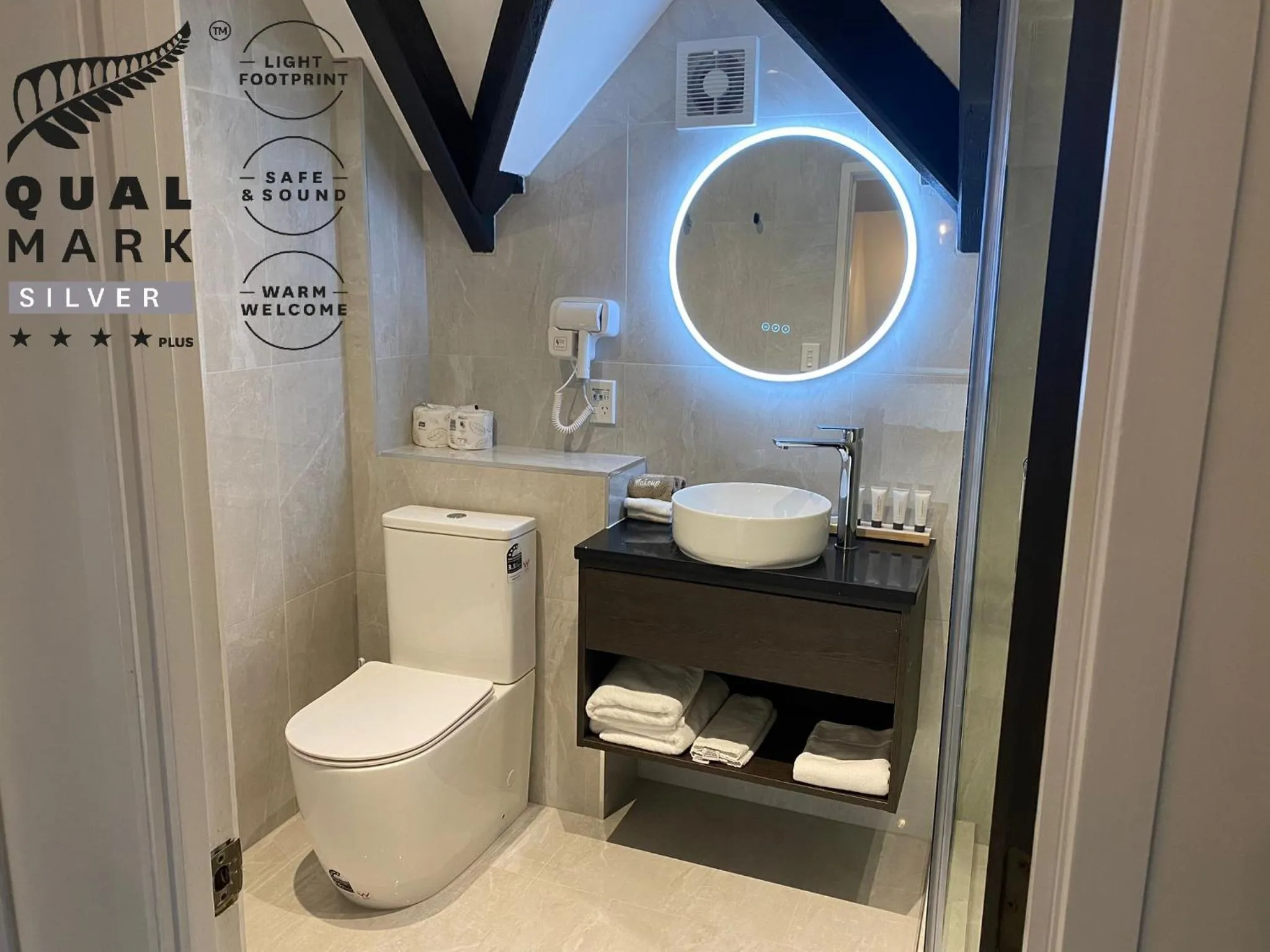 Bathroom in Knights Inn