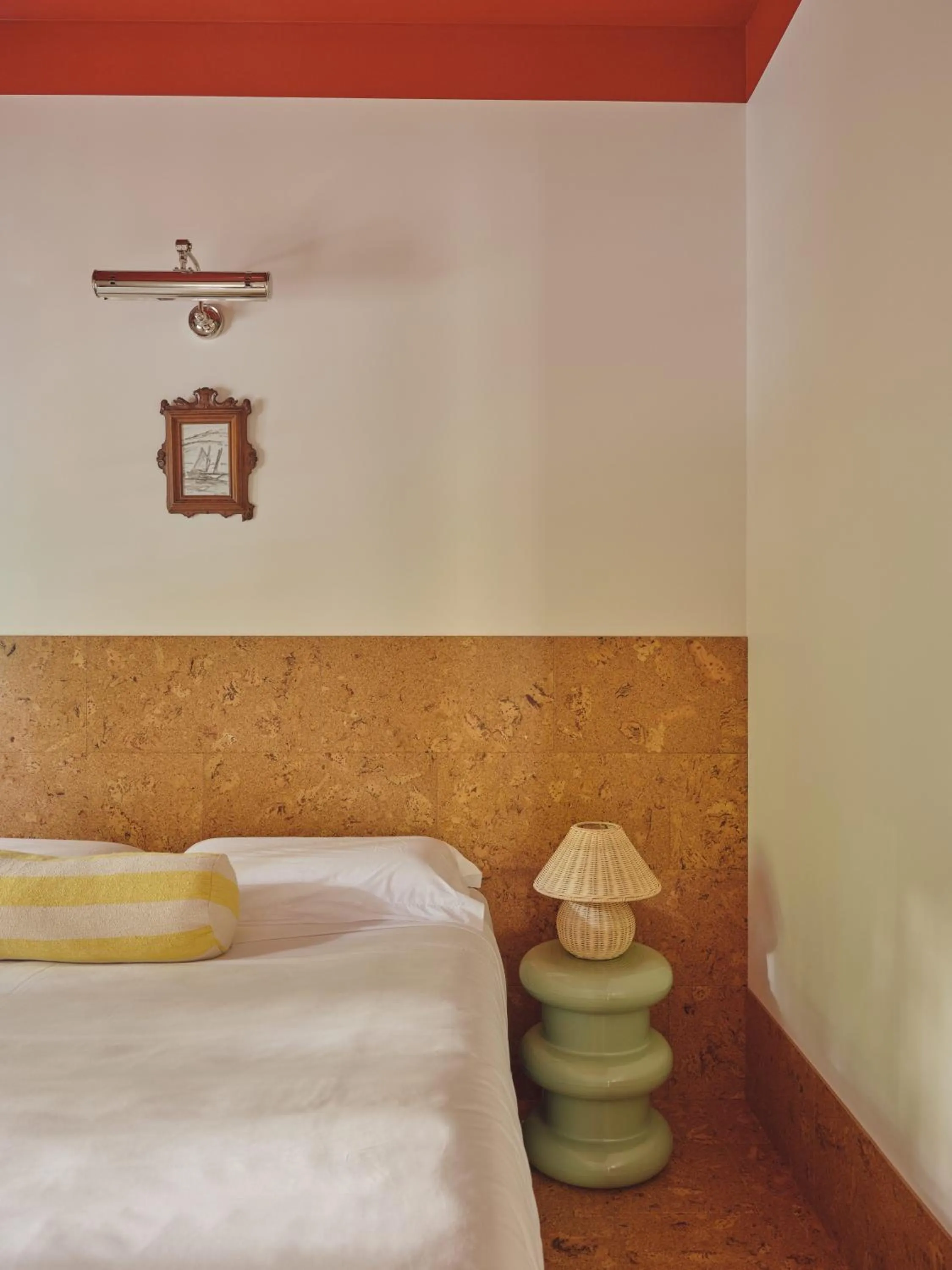 Bedroom, Bed in Halse Lodge Noosa Heads