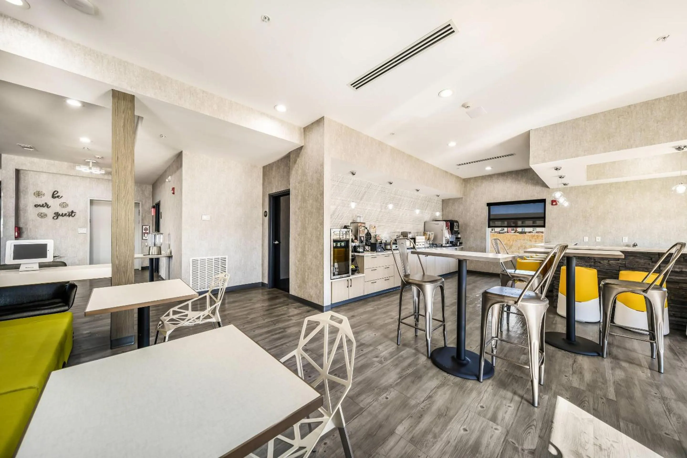 Breakfast in Hy-Lo Hotel, an Ascend Collection Hotel