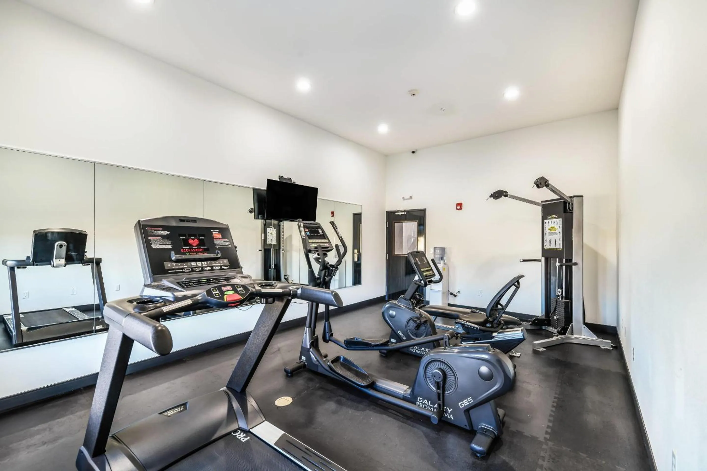 Fitness centre/facilities in Hy-Lo Hotel, an Ascend Collection Hotel