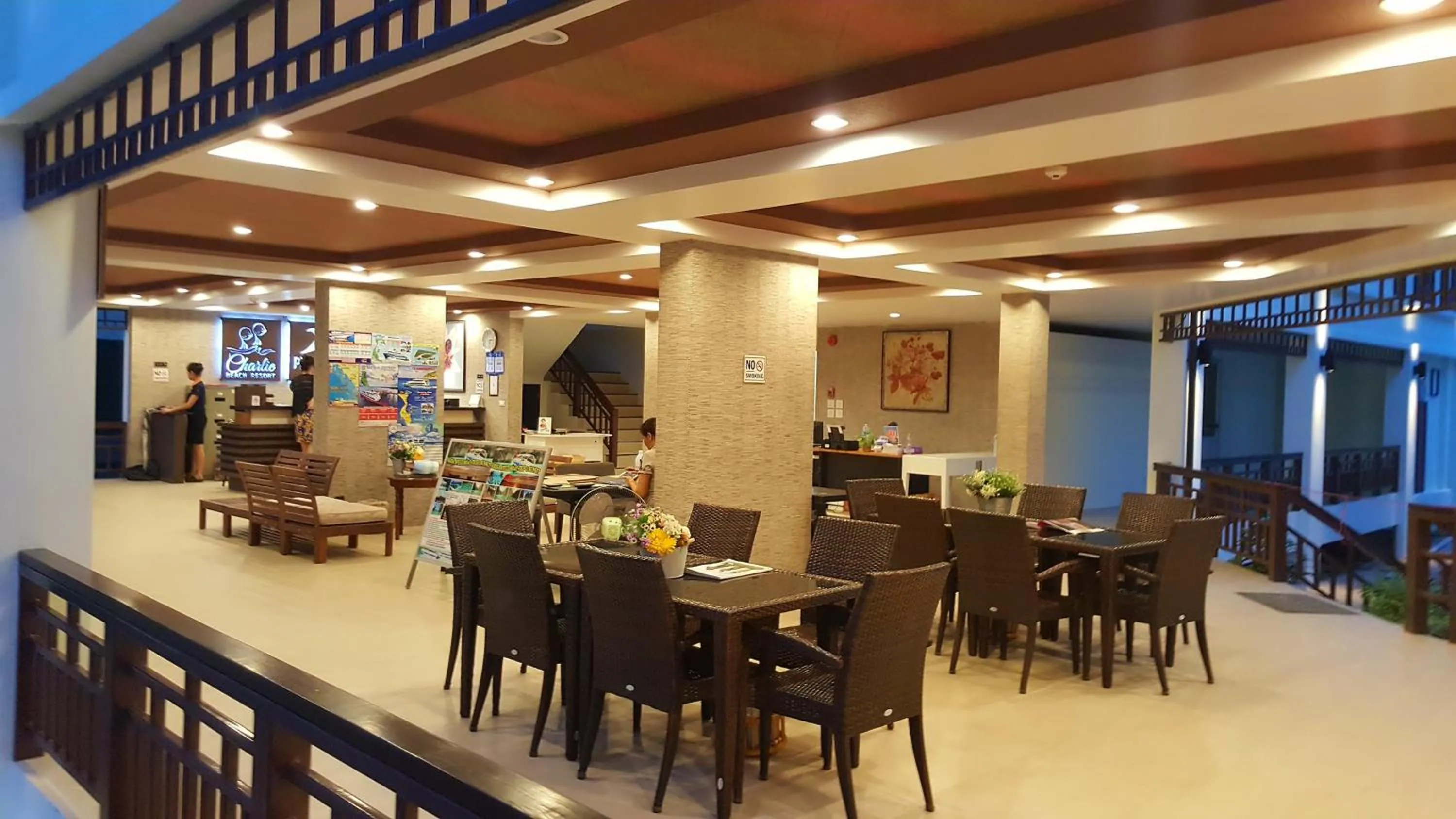 Restaurant/places to eat in PP Charlie Beach Resort