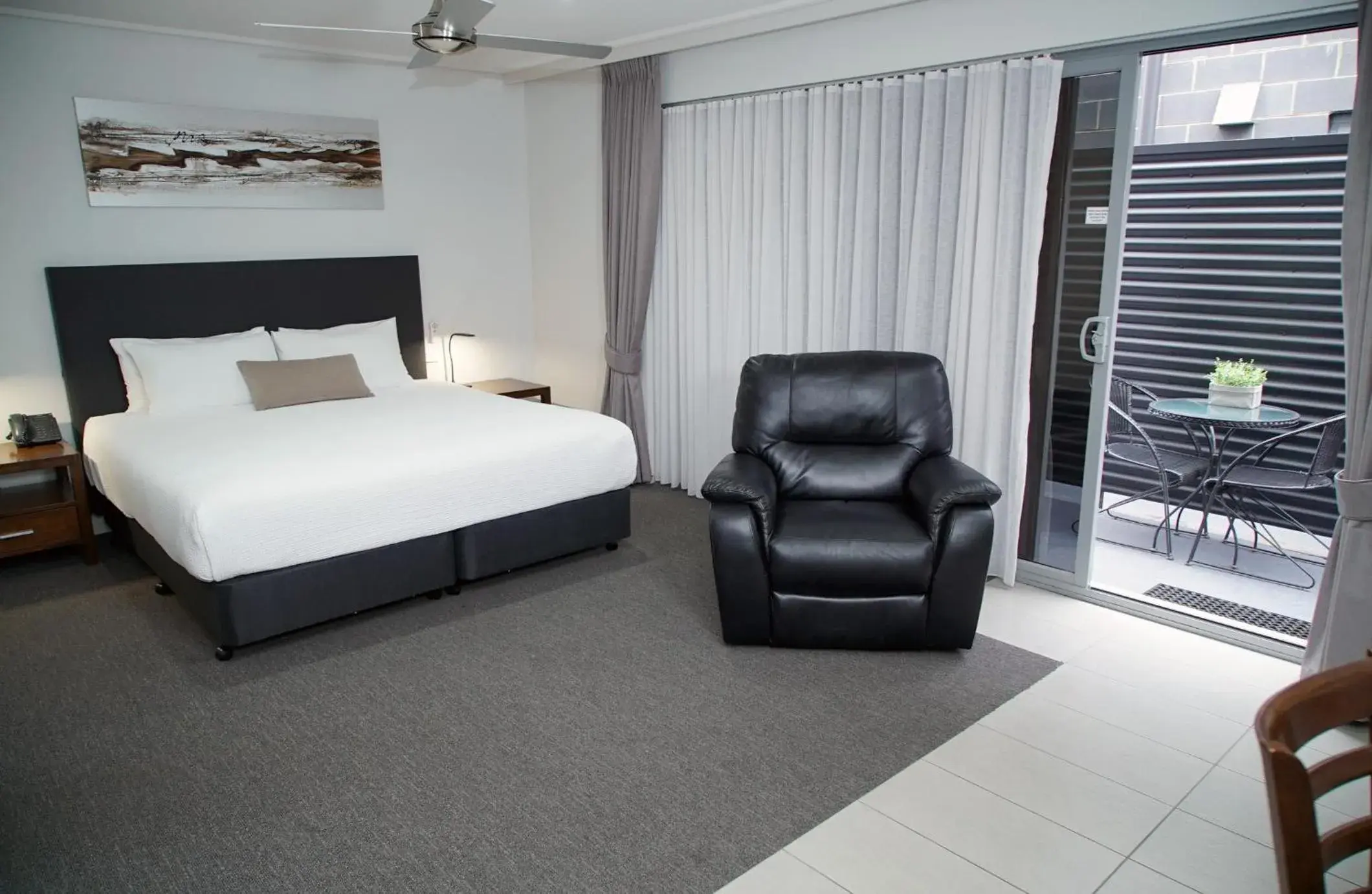 Deluxe King Room in Bridges on Argyle Deluxe King Room in Bridges on Argyle