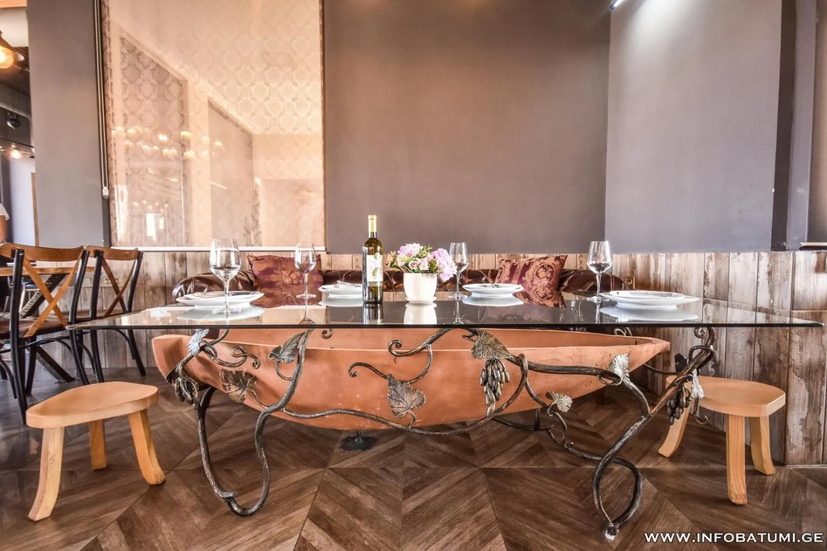 Restaurant/places to eat in Marani Hotel