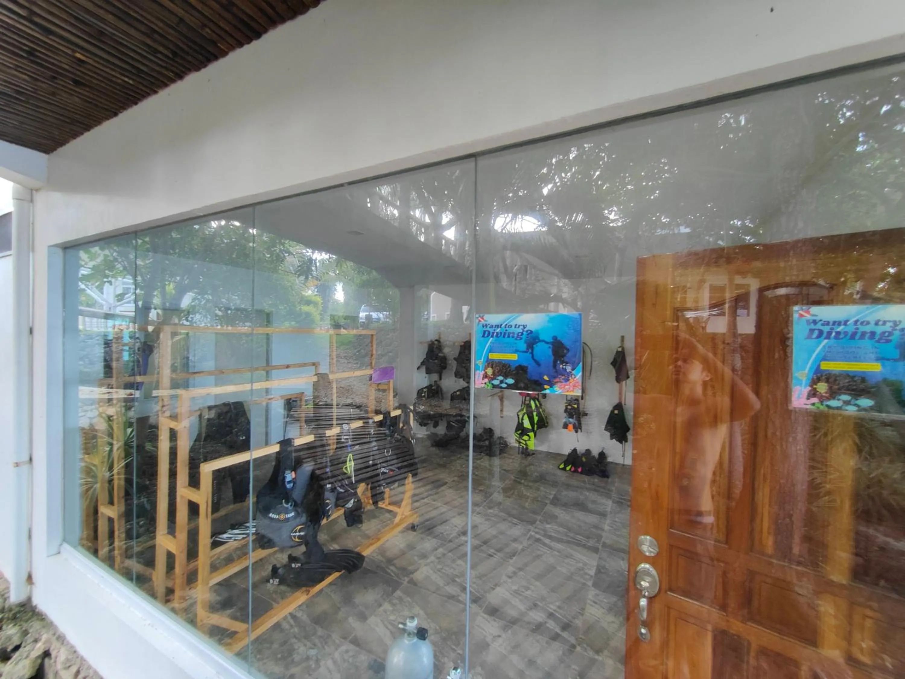 Diving in Meili Beach Resort