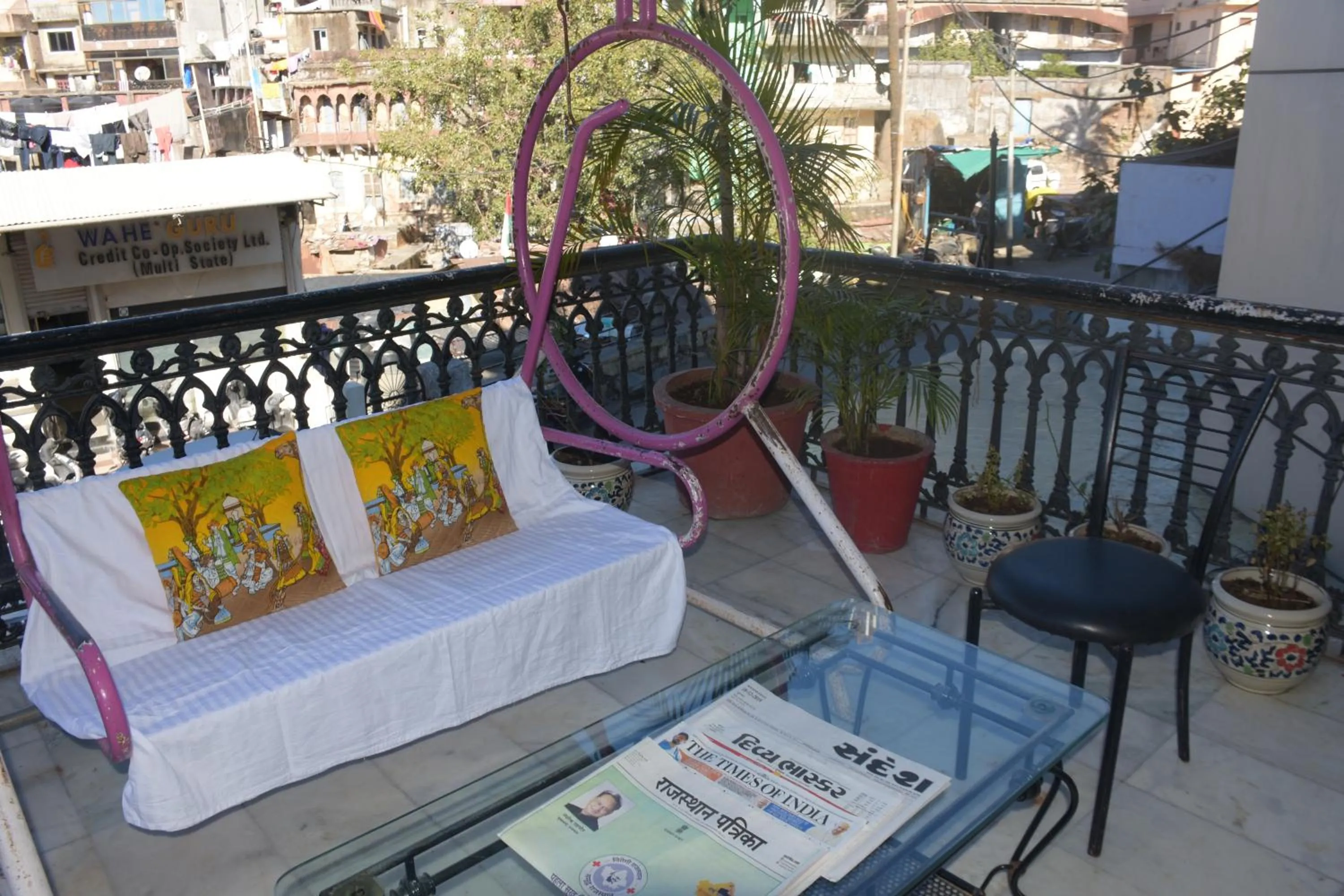 Balcony/Terrace in The Leef Inn 500ms from Nakki Lake