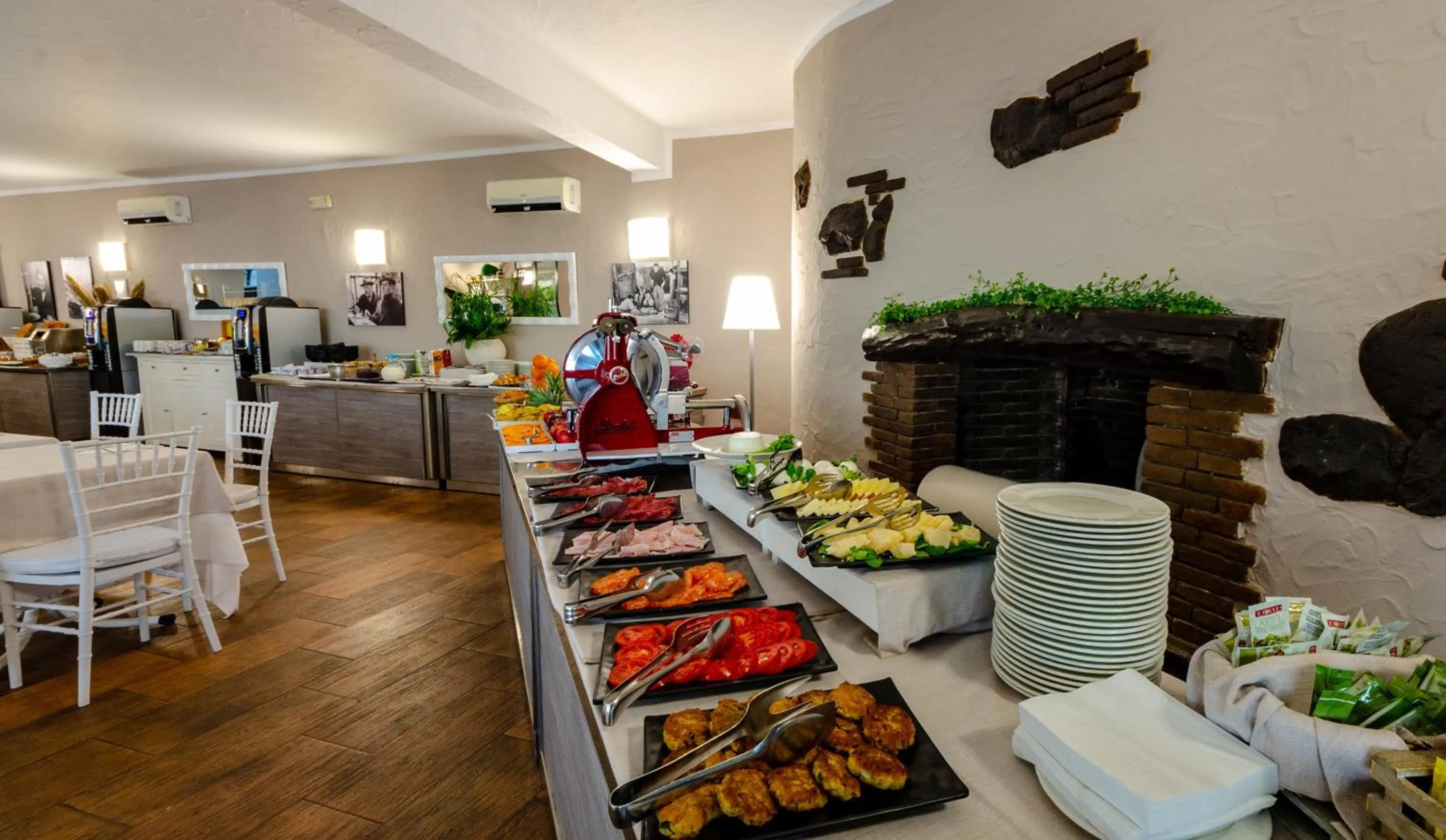 Buffet breakfast in Calanica Resort