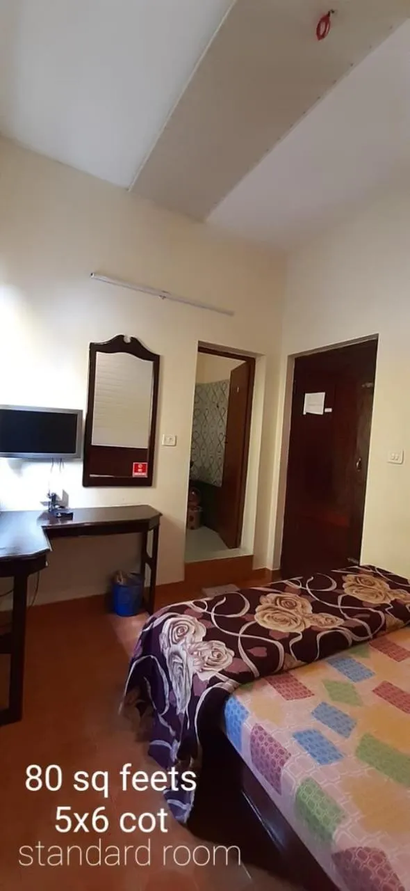 TV and multimedia, Bed in Greenview holiday inn