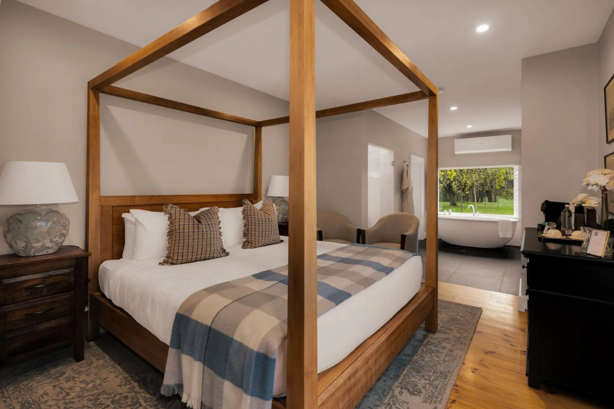 Bedroom, Bed in Quamby Estate - 20 Minutes from Launceston