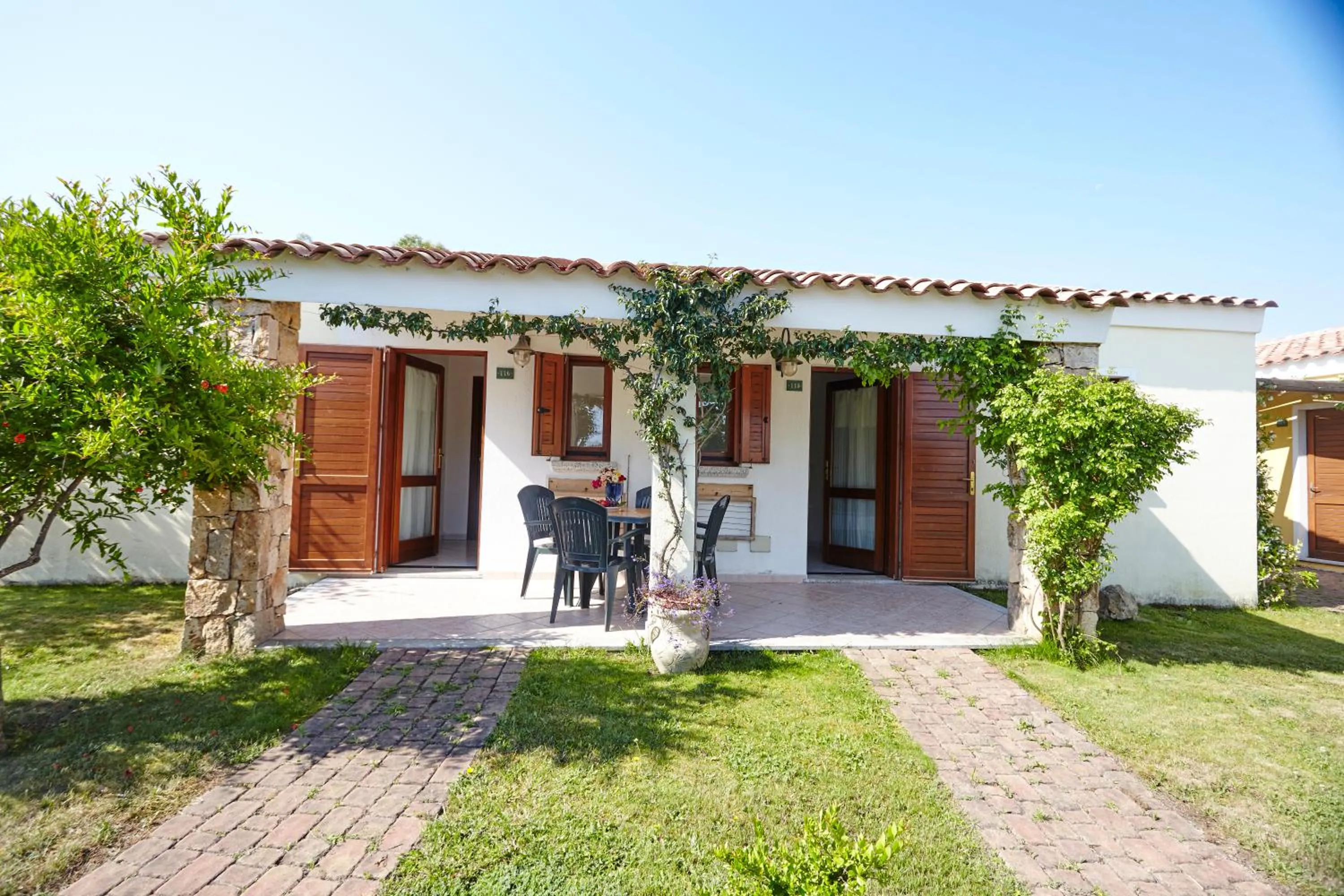 Photo of the whole room in Hotel Cala Mirto