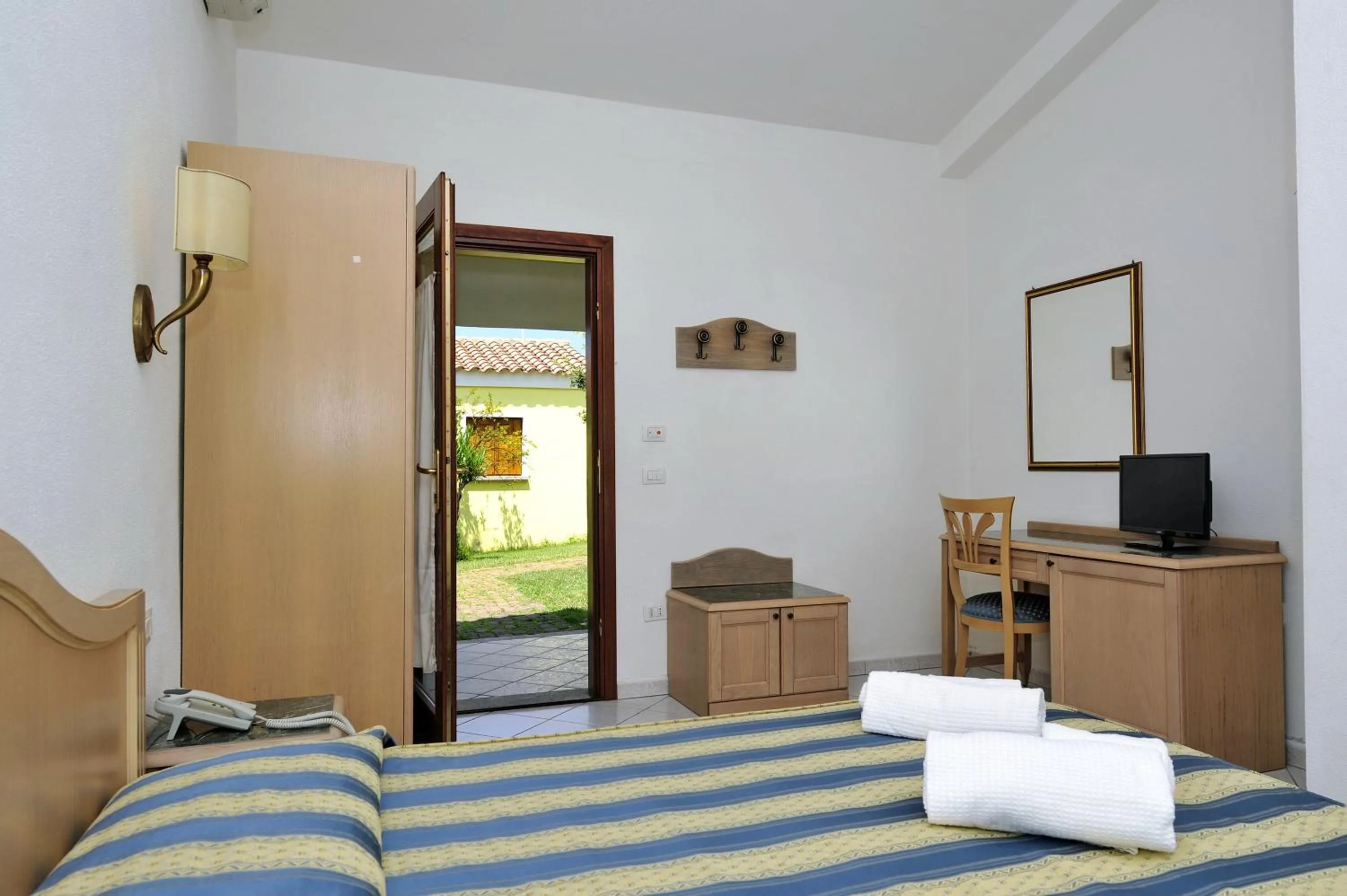 Bedroom, Bed in Hotel Cala Mirto