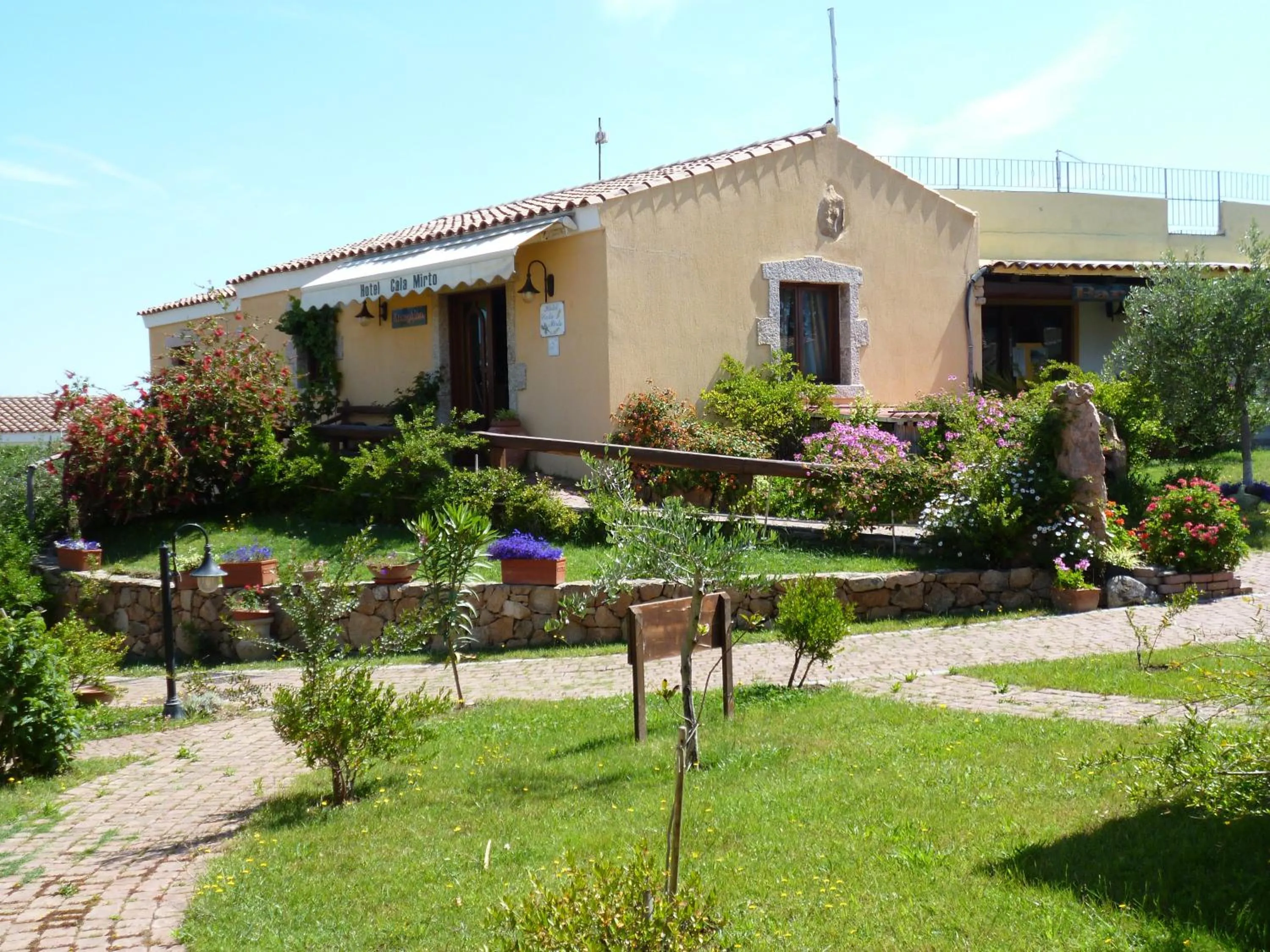 Garden in Hotel Cala Mirto