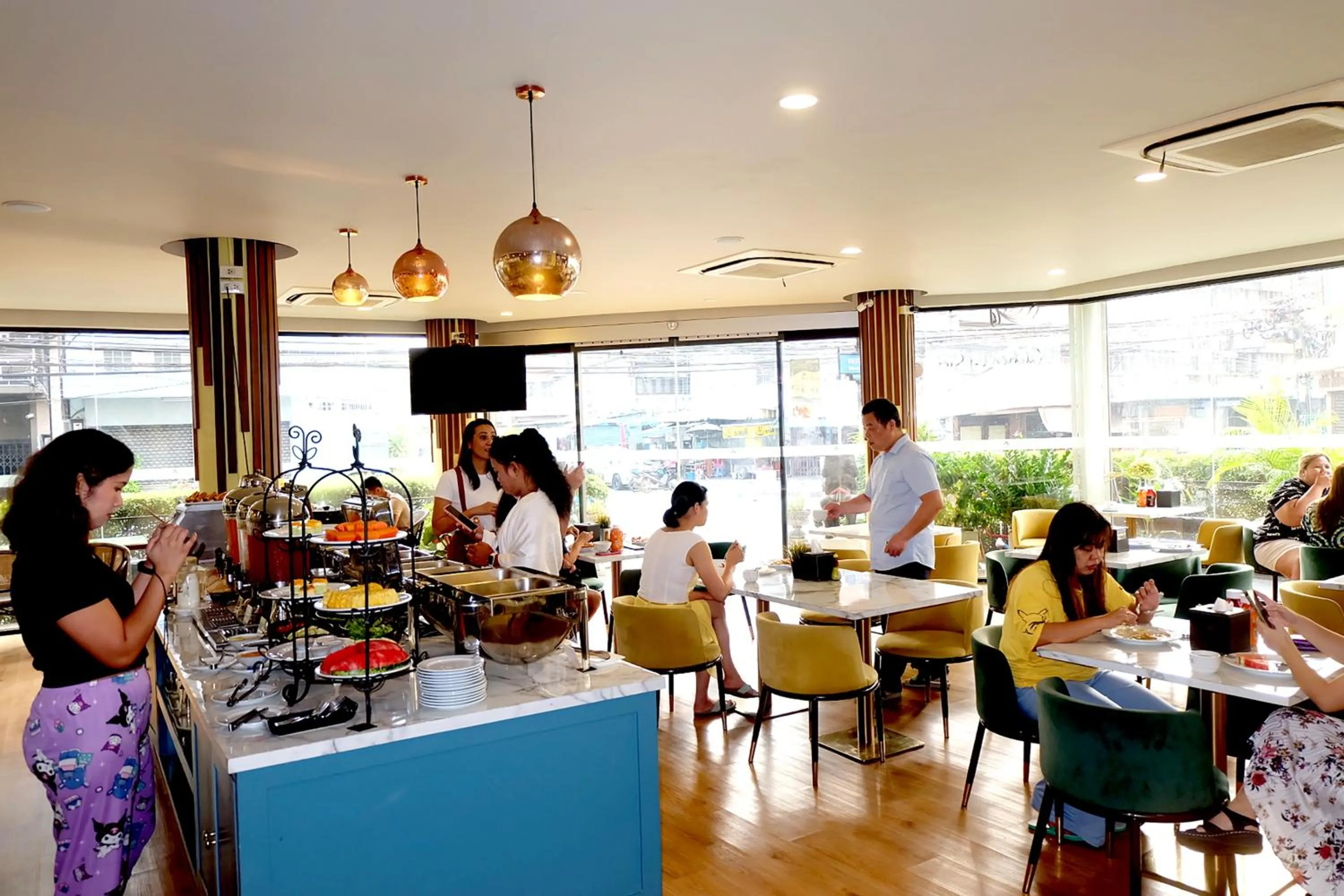 Restaurant/places to eat in Siri Oriental Bangkok Hotel