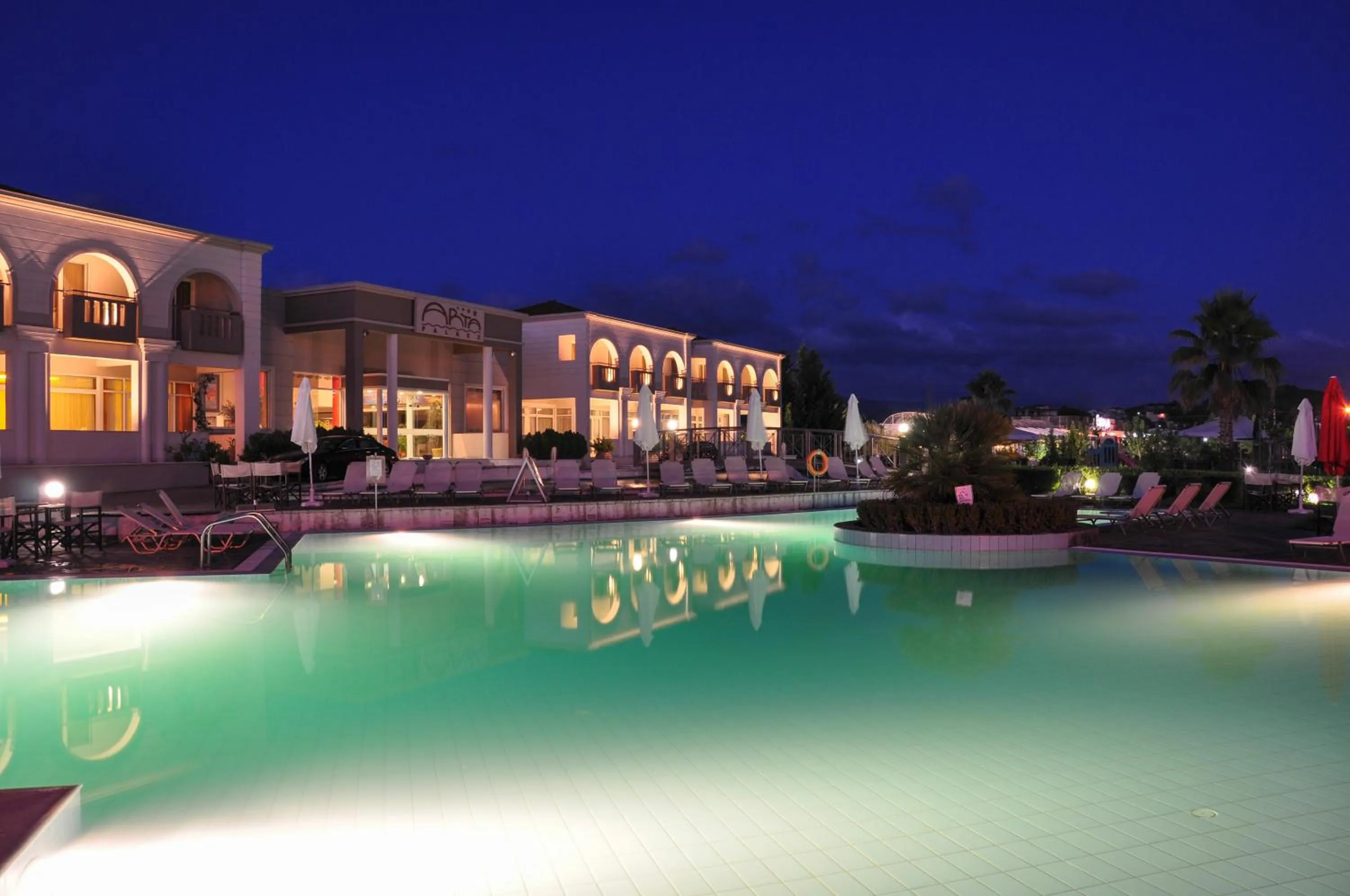 Swimming pool in Arta Palace