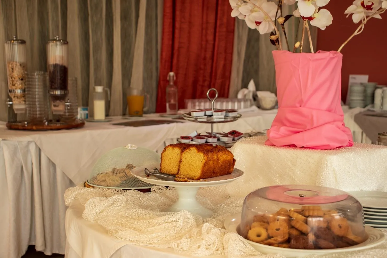 Breakfast in Arta Palace