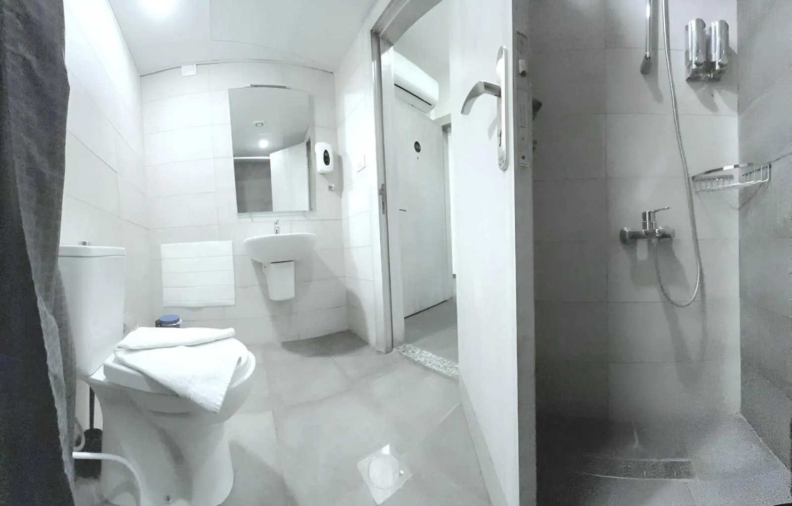 Bathroom in Nomads Hotel