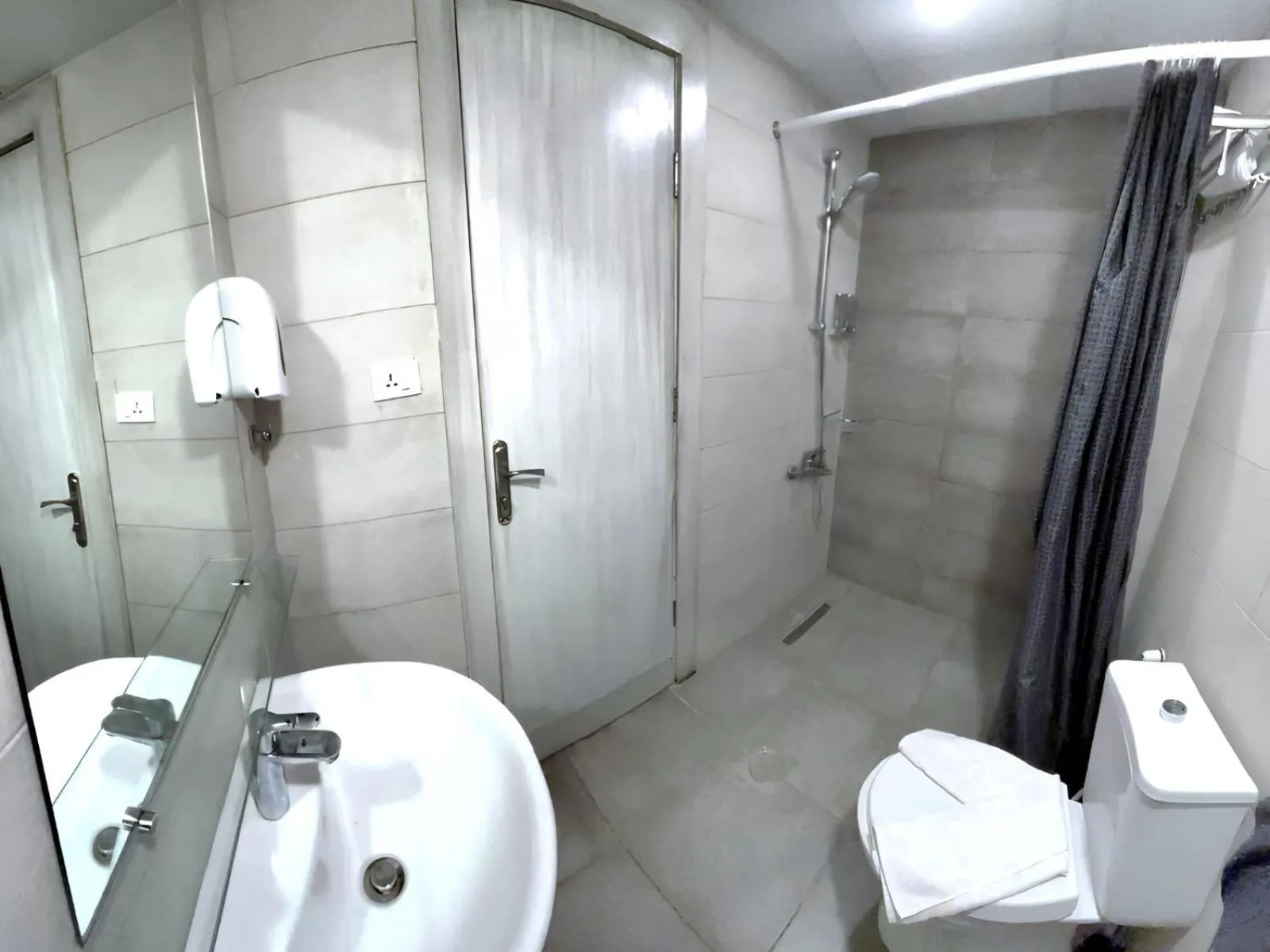 Bathroom in Nomads Hotel