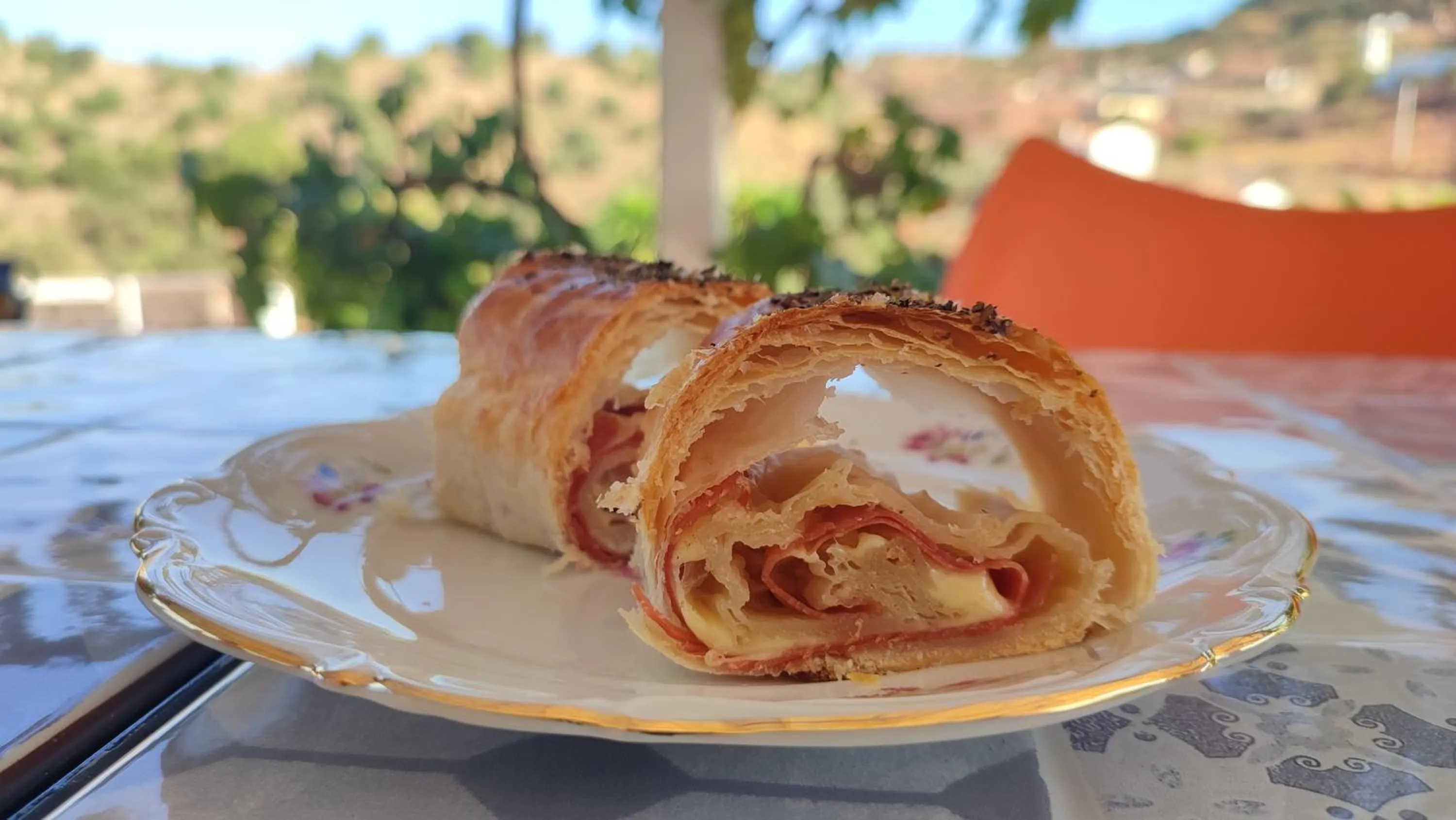 Restaurant/places to eat in B&B Casa El Corasueño