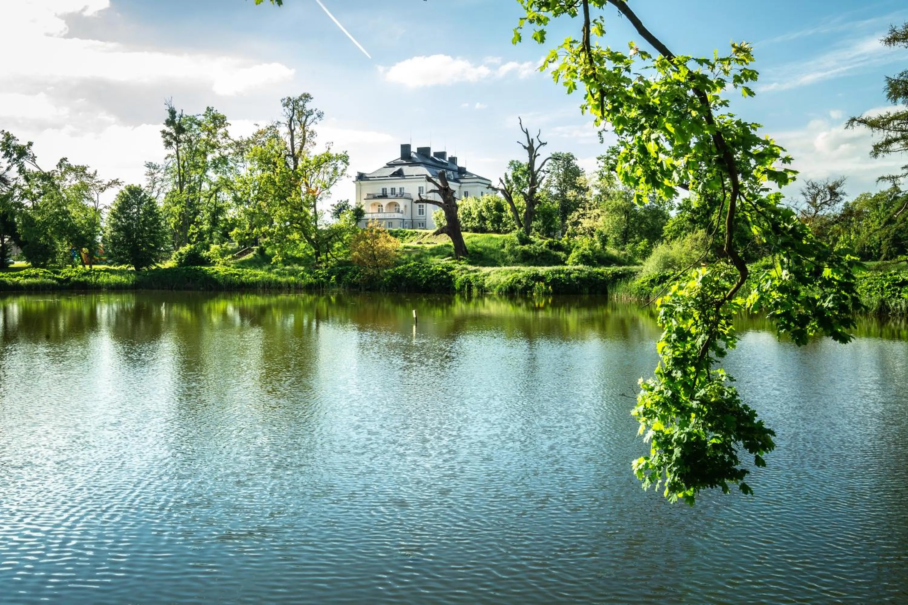 Spring in Pałac Komierowo