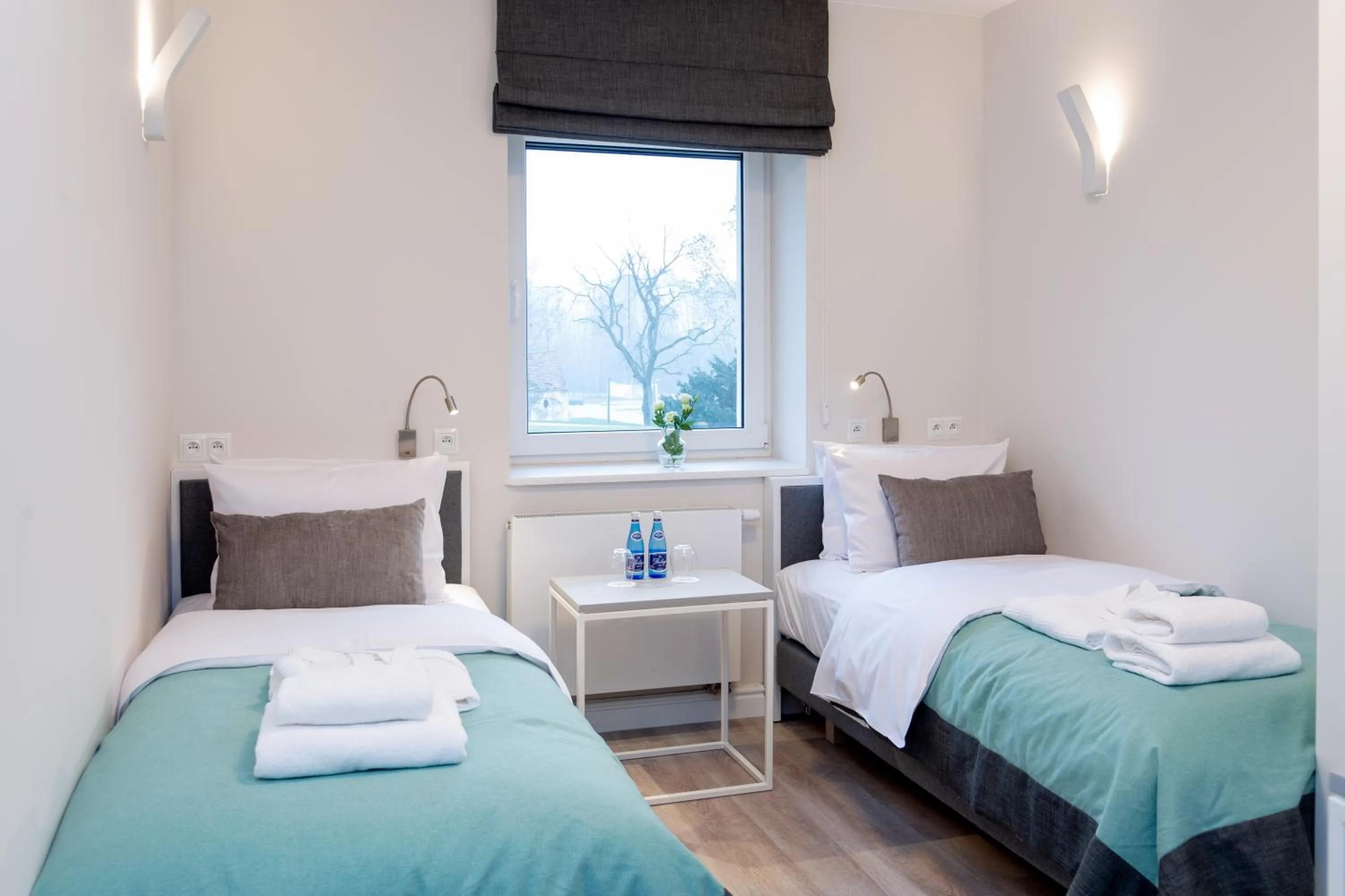 Photo of the whole room, Bed in Pałac Komierowo