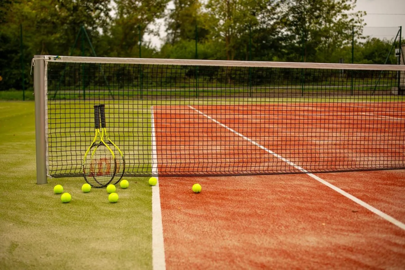 Tennis court in Pałac Komierowo