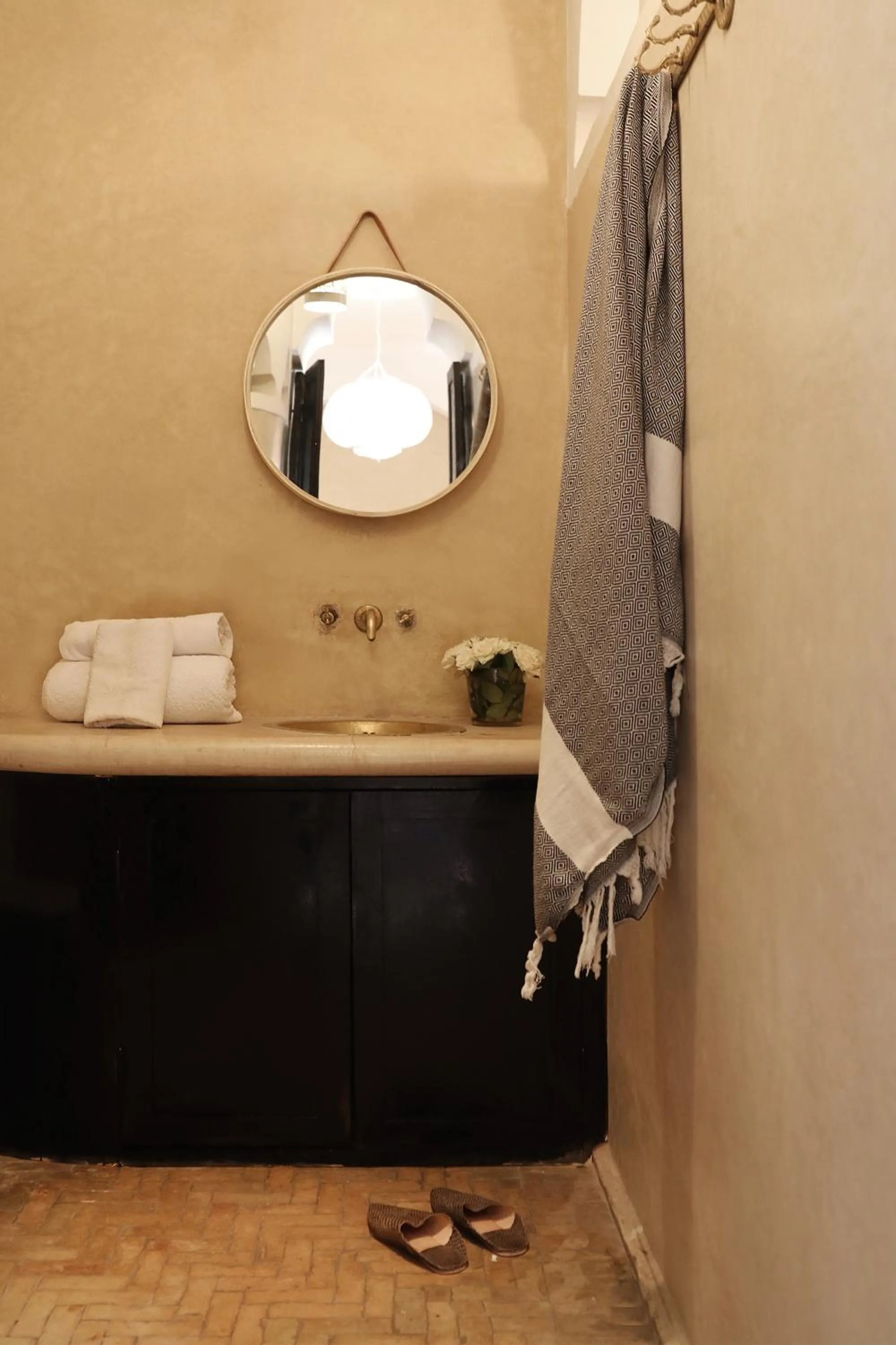 Shower in Riad l'Oiseau du Paradis