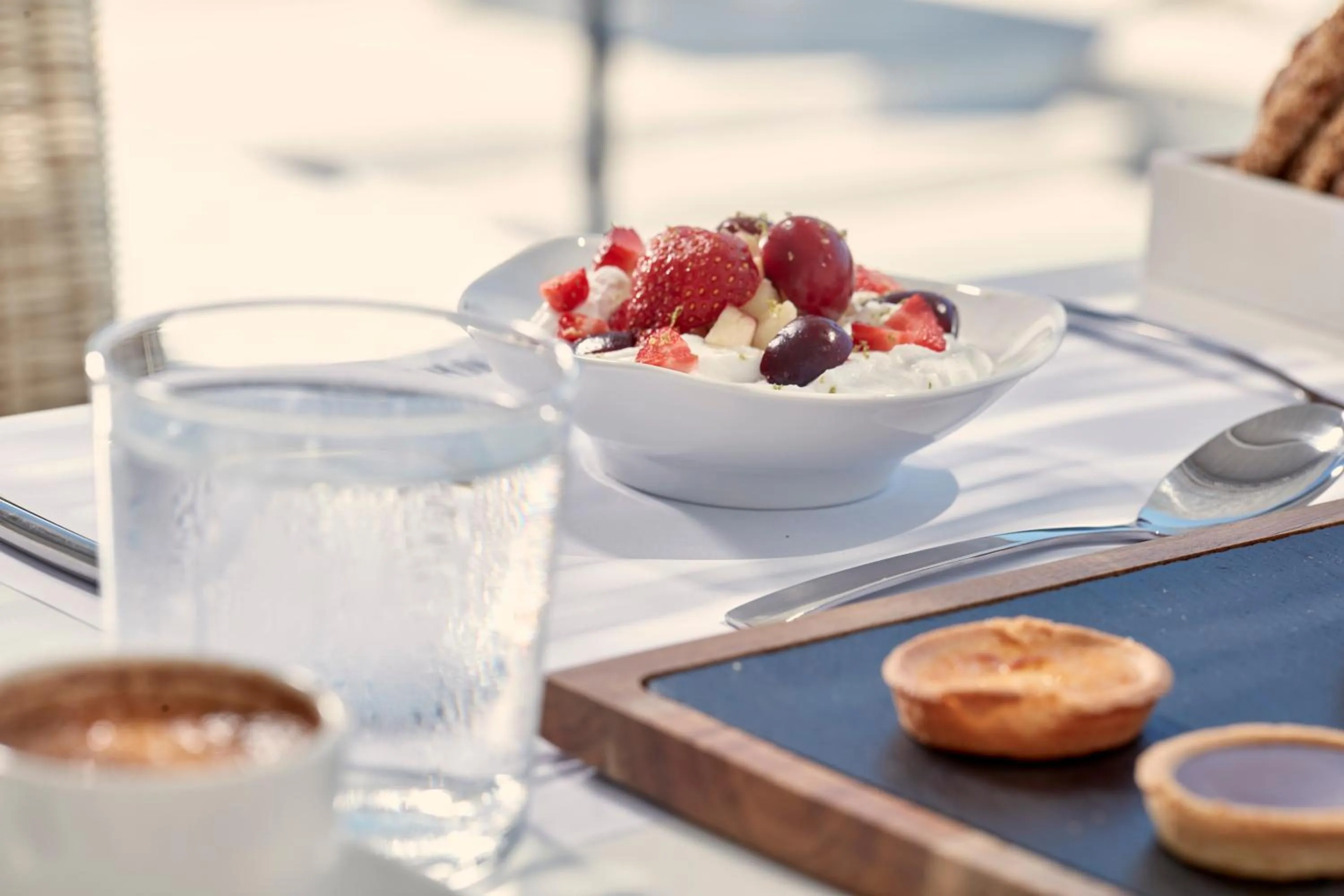 Restaurant/places to eat in Mr and Mrs White Paros