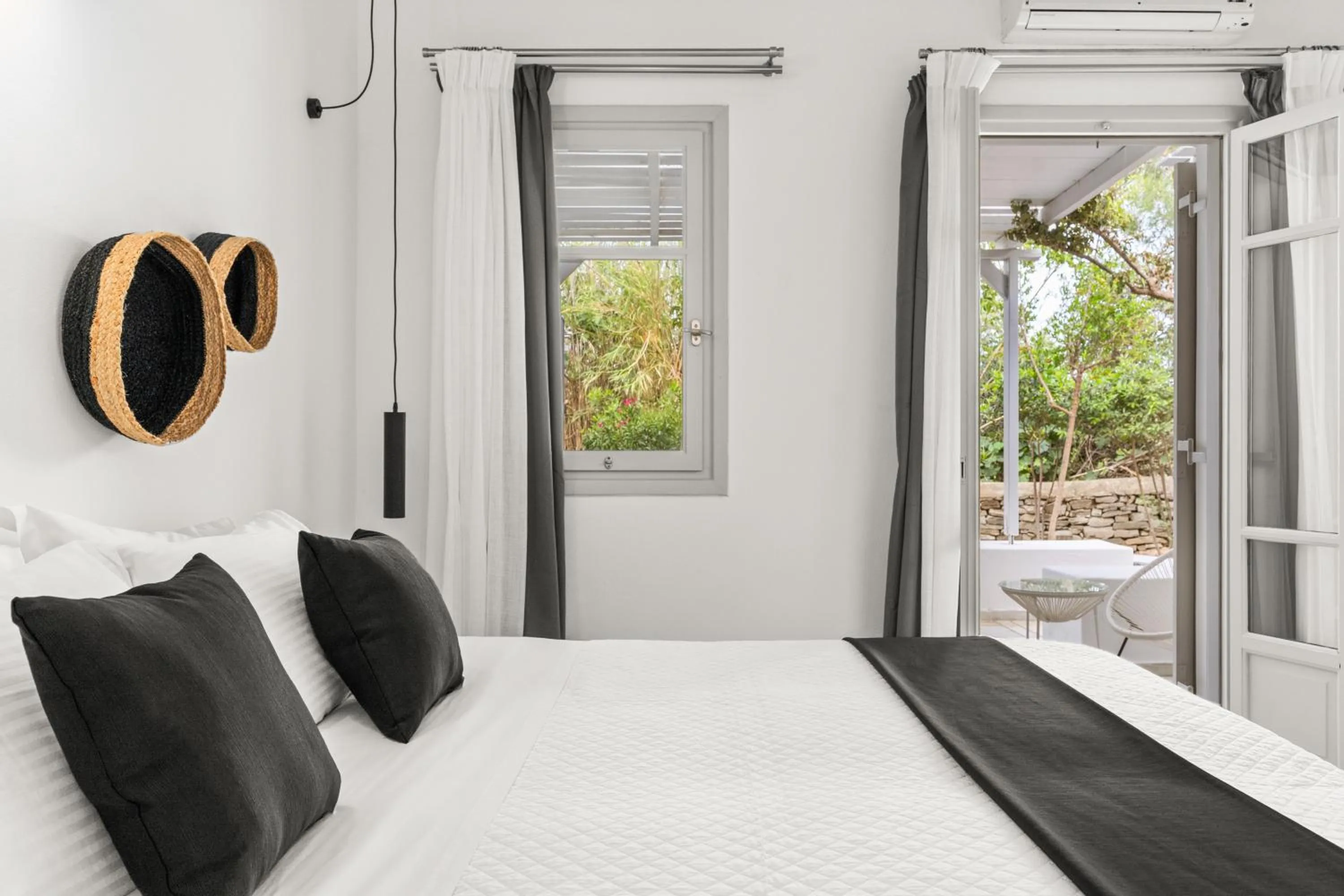 Bed in Mr and Mrs White Paros