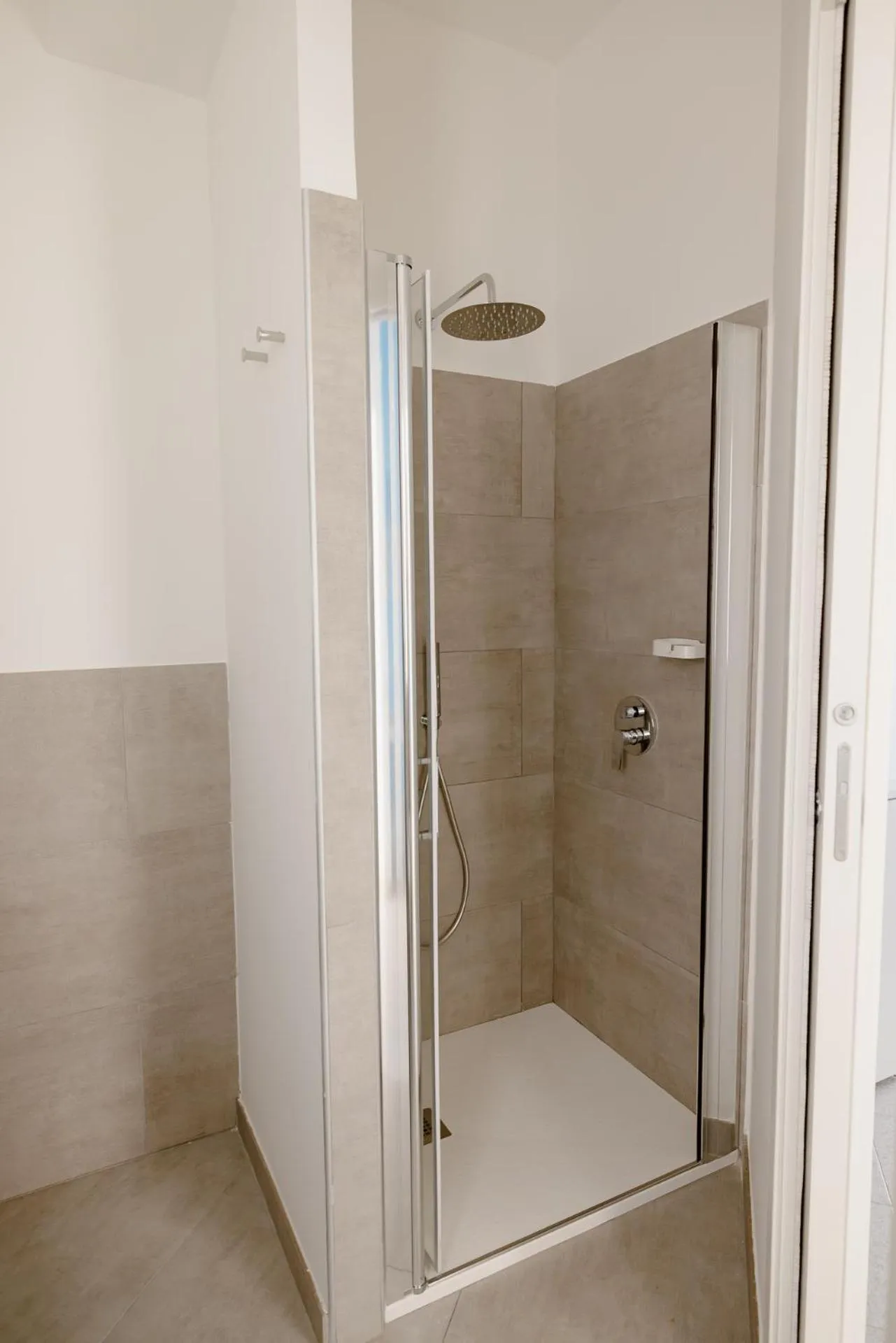 Shower in Residence Le 4 Stagioni