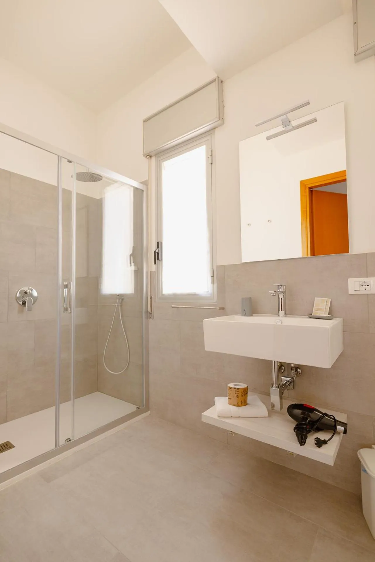 Shower in Residence Le 4 Stagioni