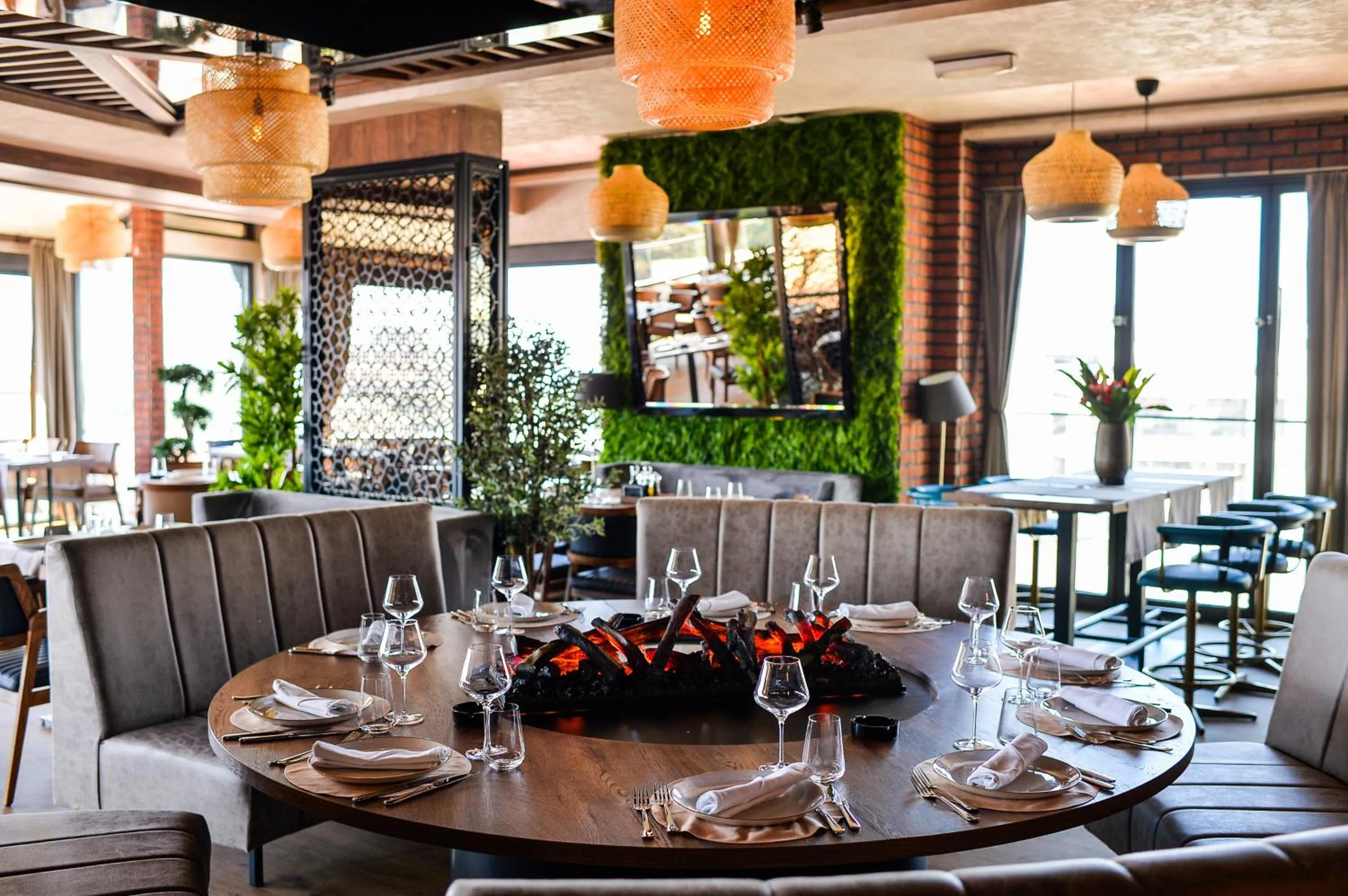 Restaurant/places to eat in Amsterdam Hotel