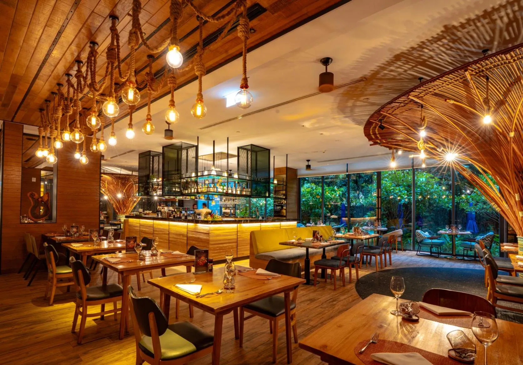 Restaurant/places to eat in Hotel Indigo Phuket Patong by IHG