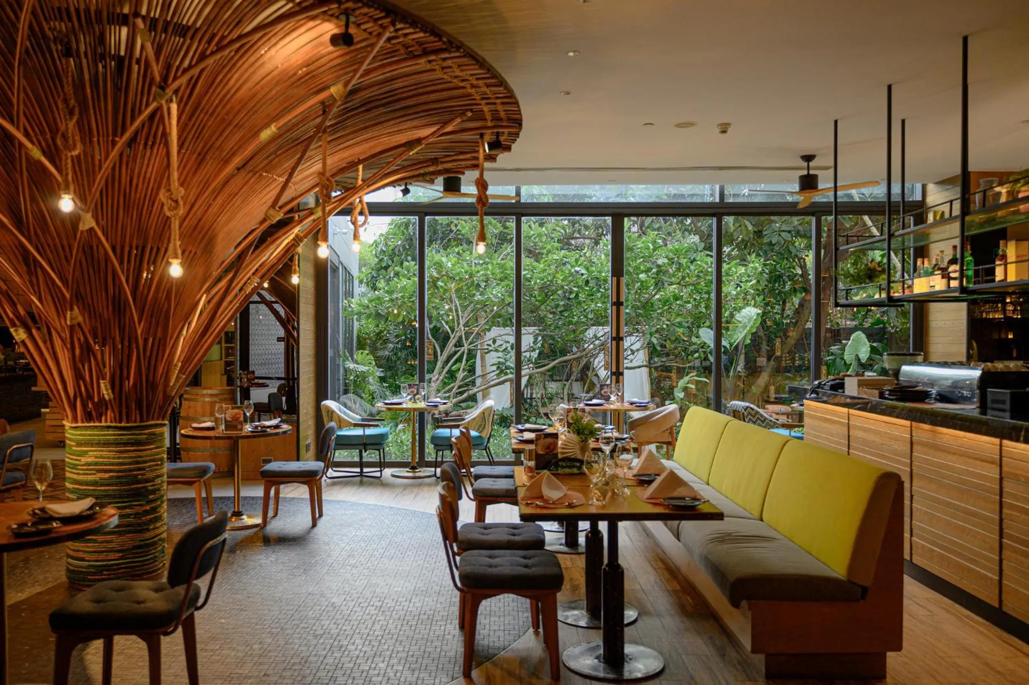 Restaurant/places to eat in Hotel Indigo Phuket Patong by IHG