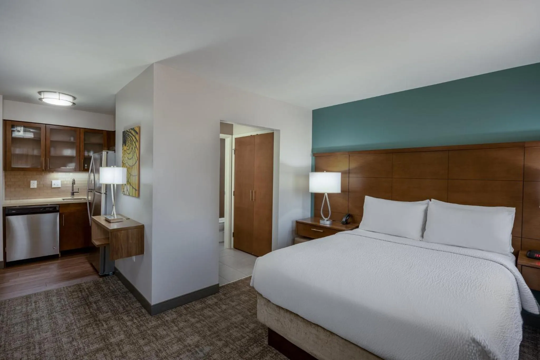 Photo of the whole room, Bed in Staybridge Suites - Gilbert - East Mesa by IHG