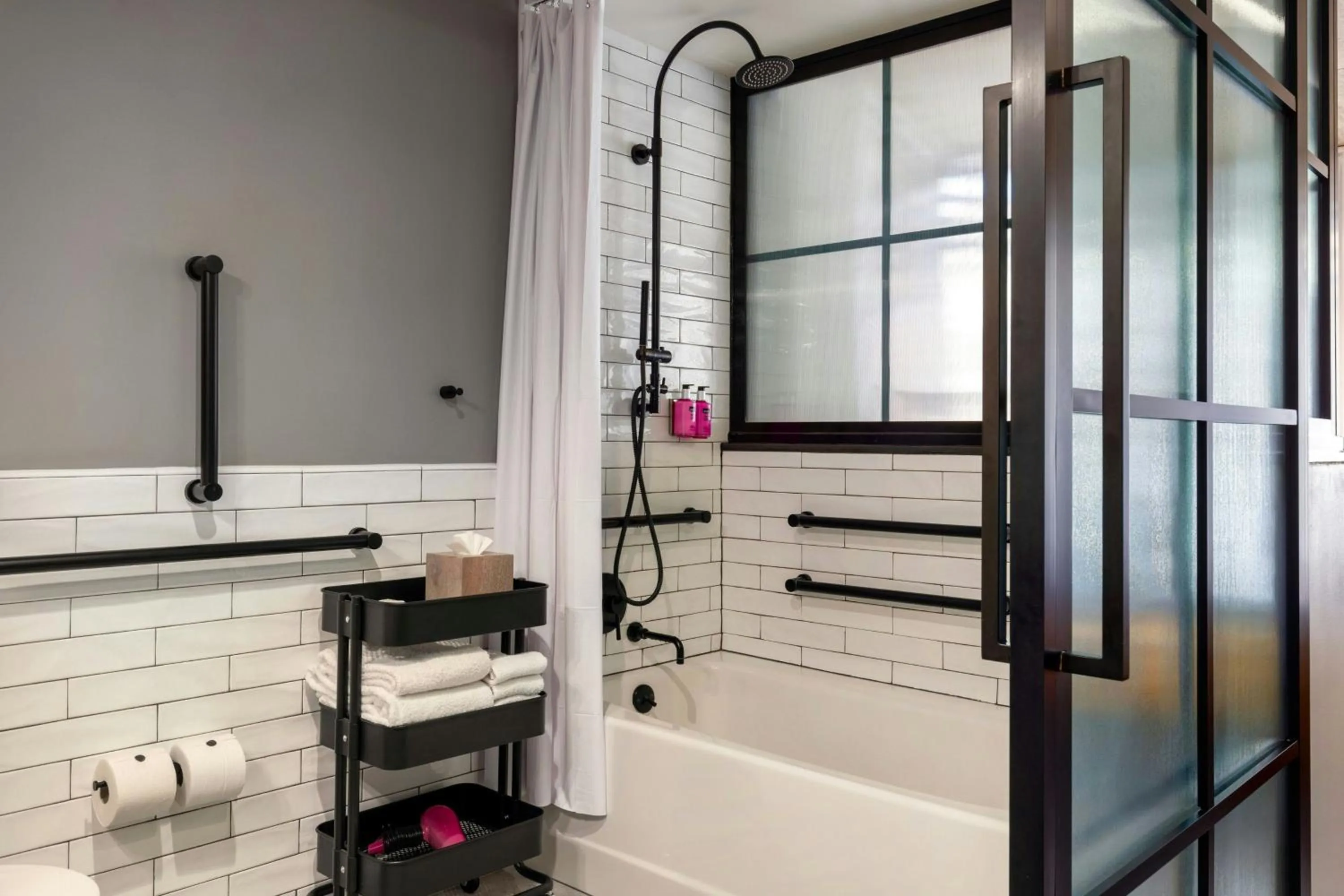 Photo of the whole room in Moxy Washington, DC Downtown