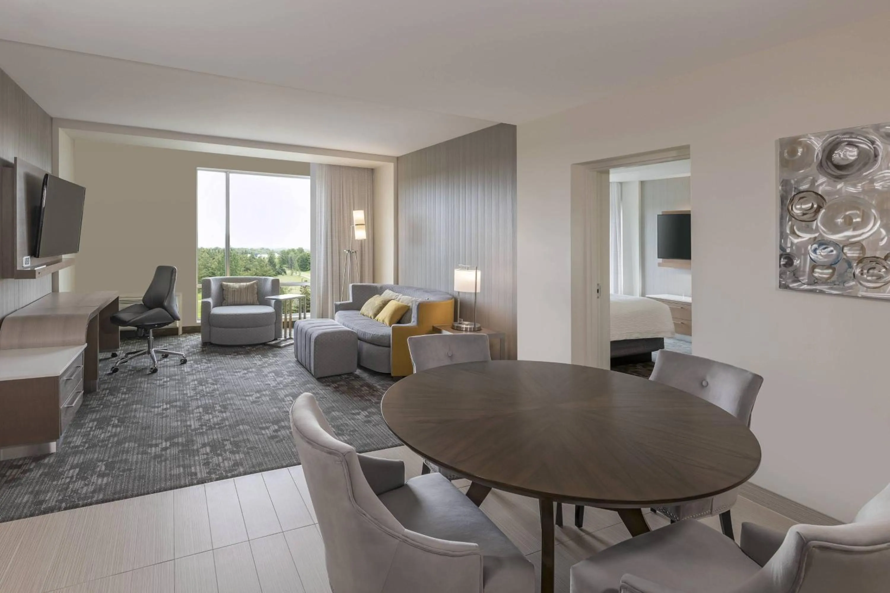 Living room in Courtyard by Marriott Burlington-Oakville