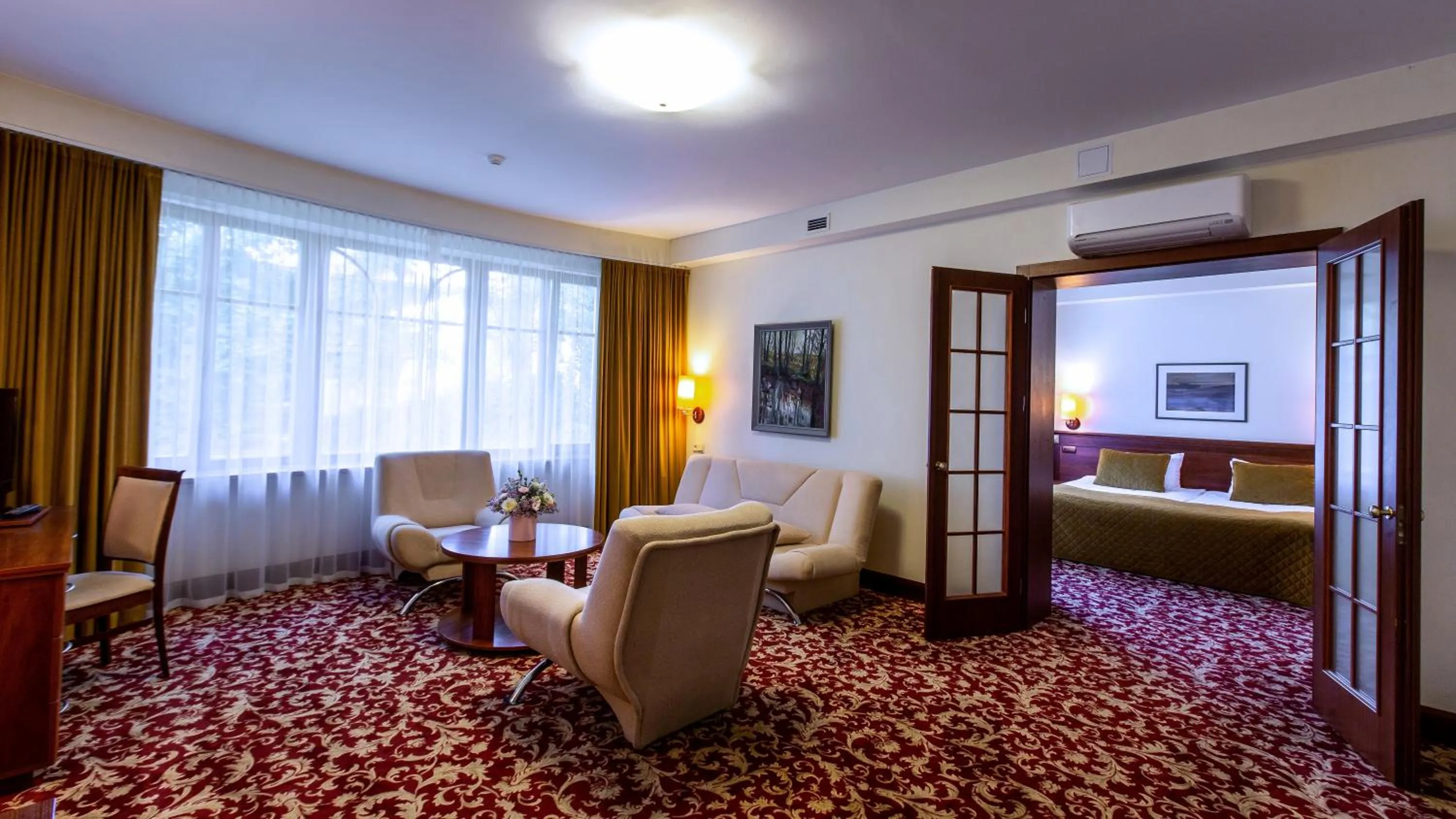 Living room, Bed in Hotel Violeta