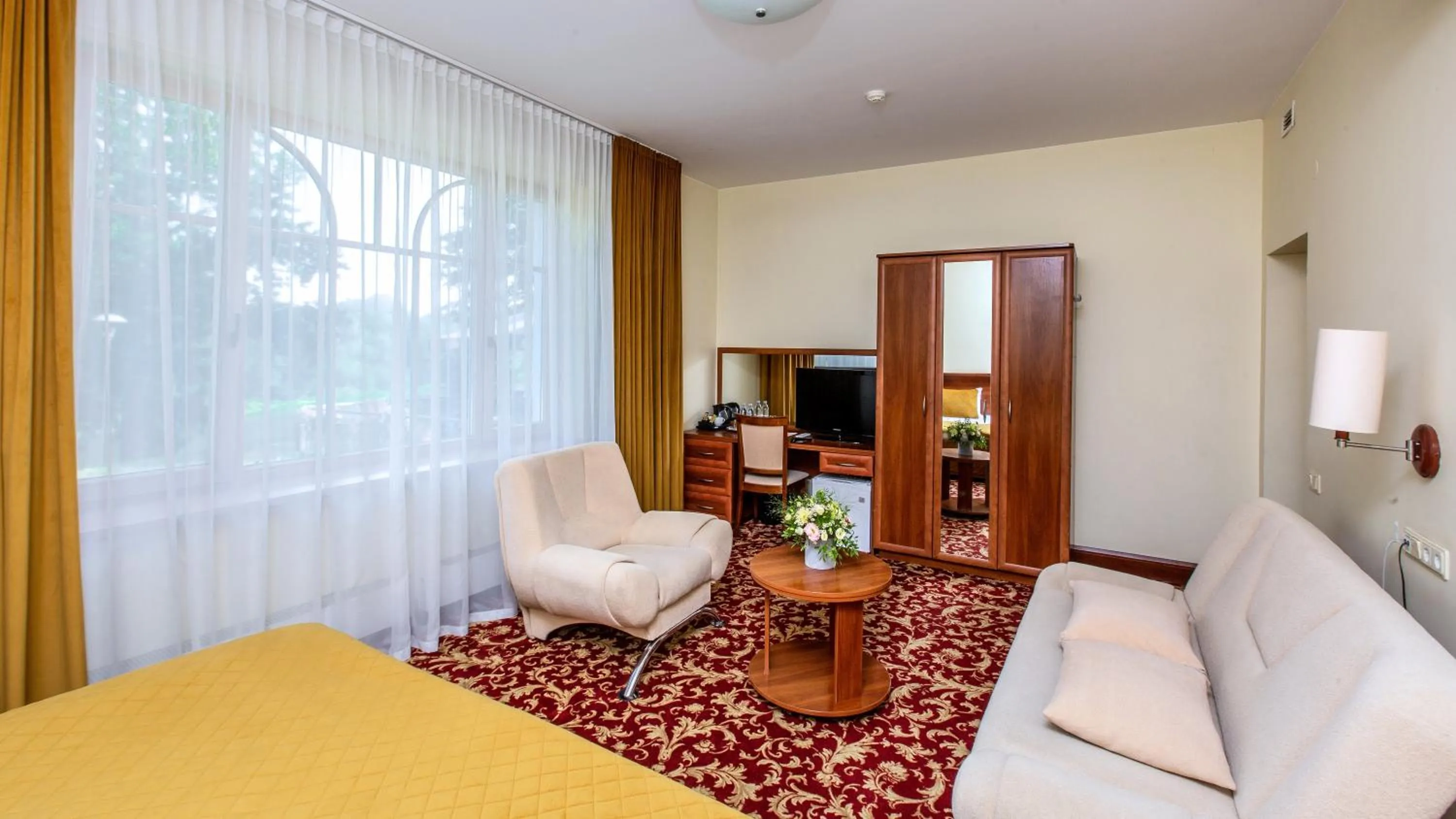 TV and multimedia, Bed in Hotel Violeta