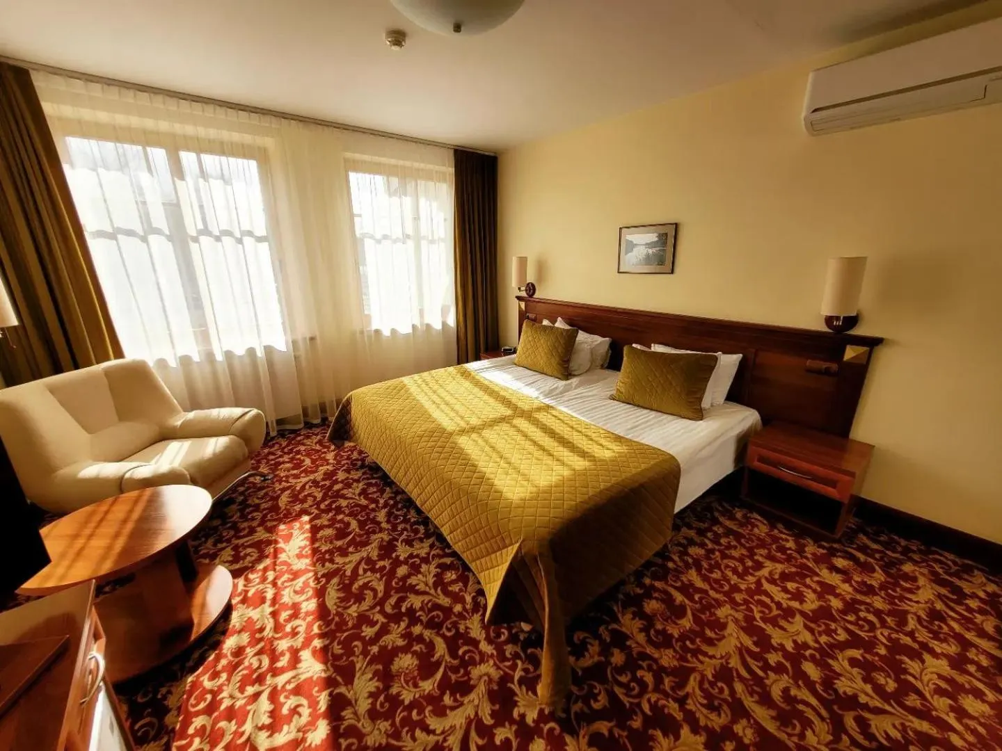 Day, Bed in Hotel Violeta