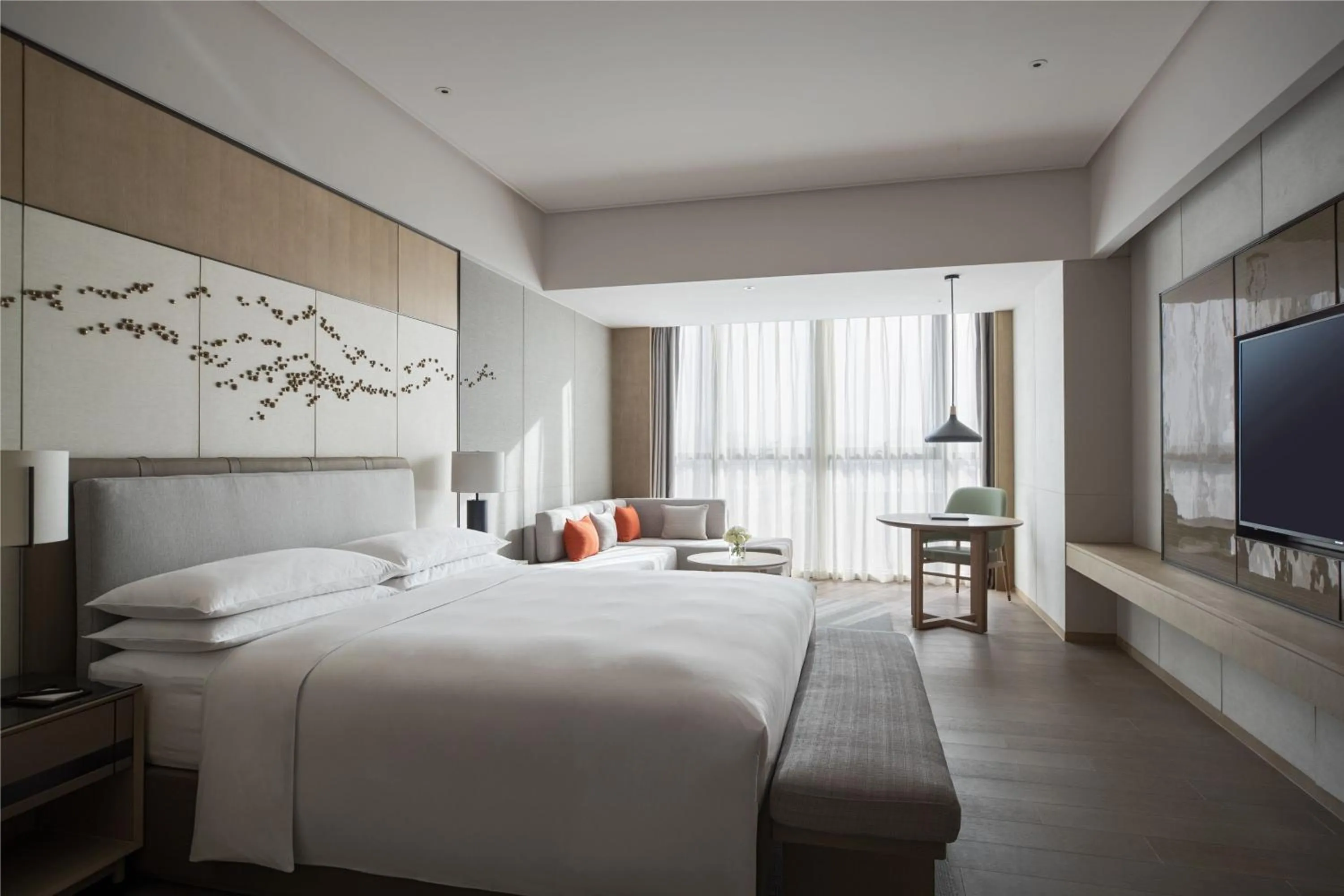 Photo of the whole room, Bed in Yantai Marriott Hotel