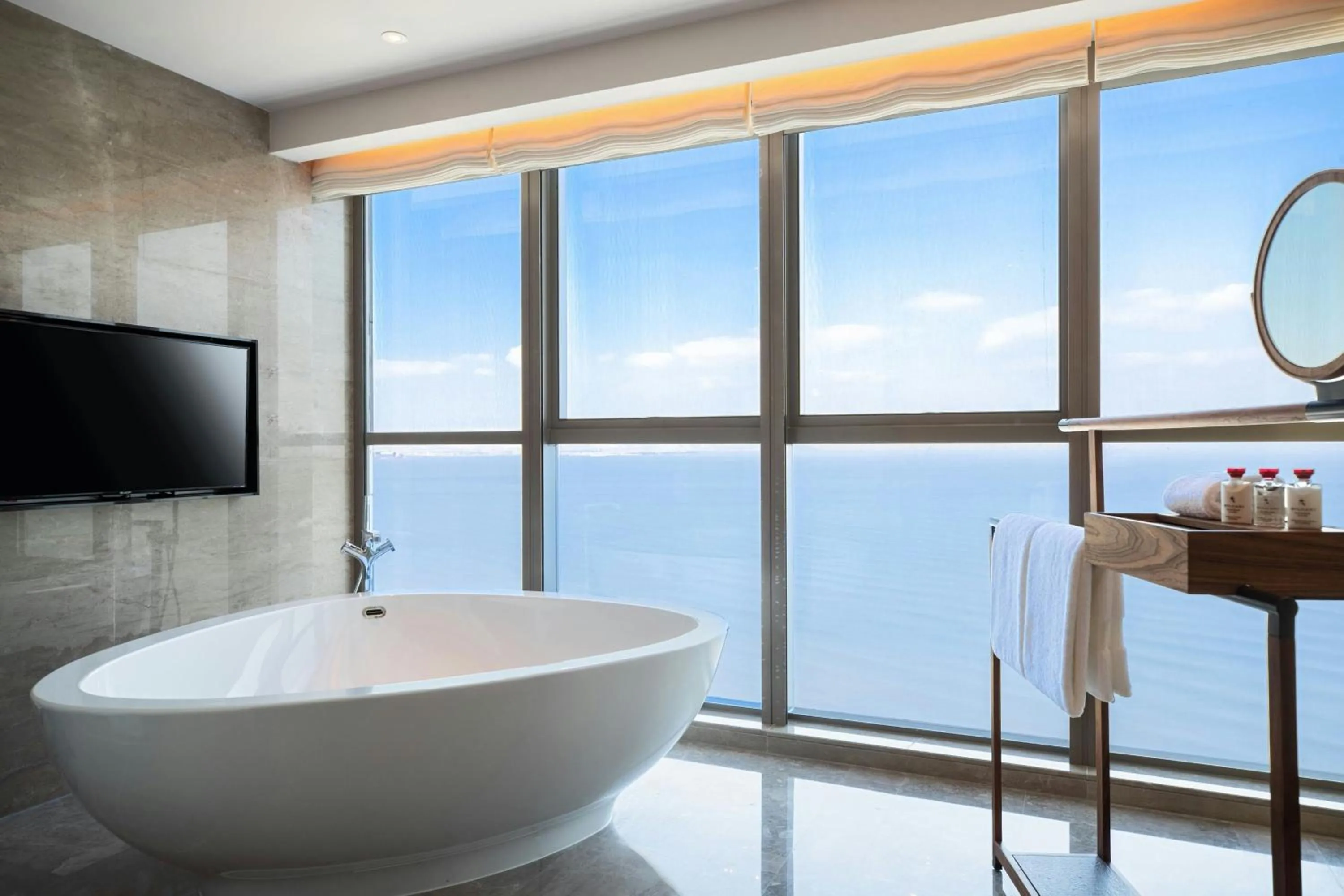 Bathroom in Yantai Marriott Hotel