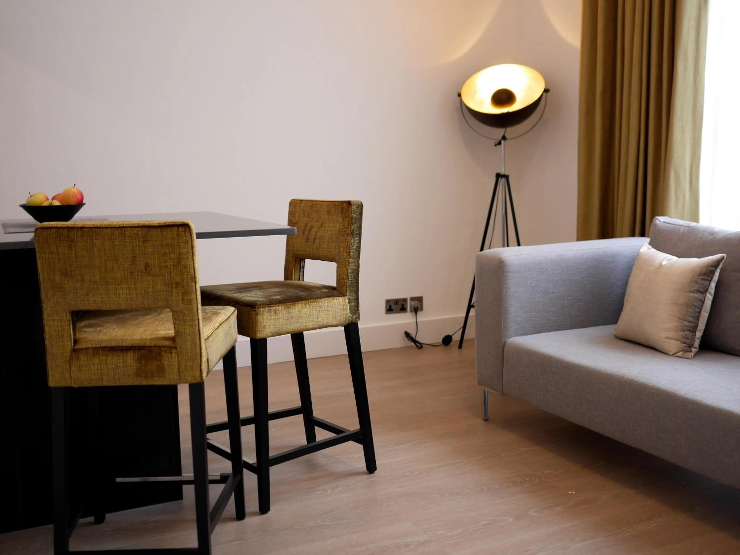 Living room in Nevern Place by Supercity Aparthotels