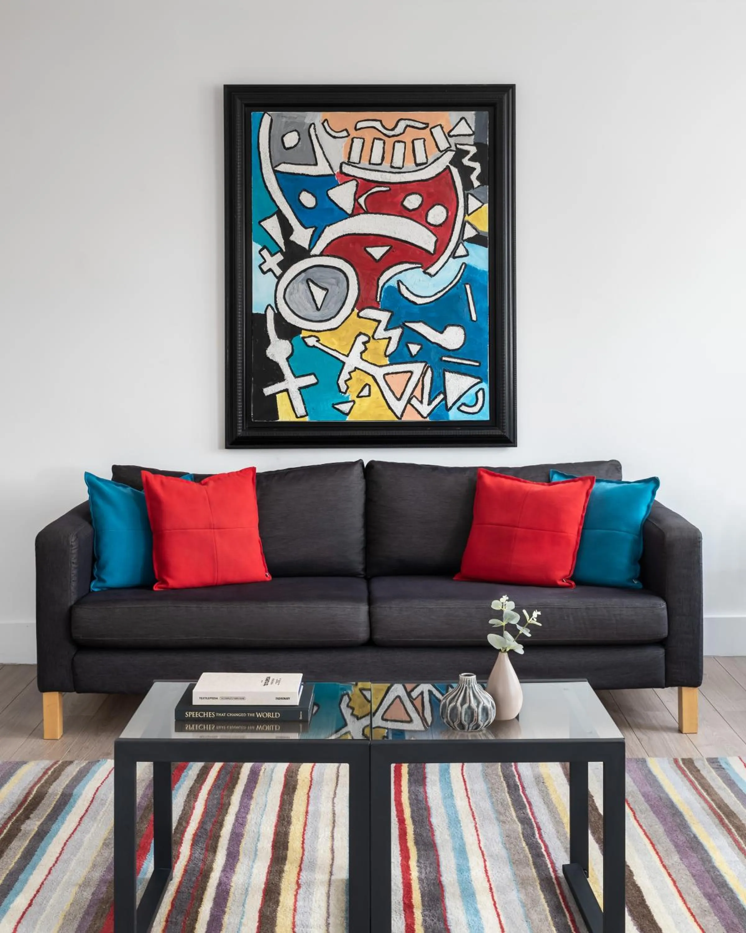 Dining area in Nevern Place by Supercity Aparthotels