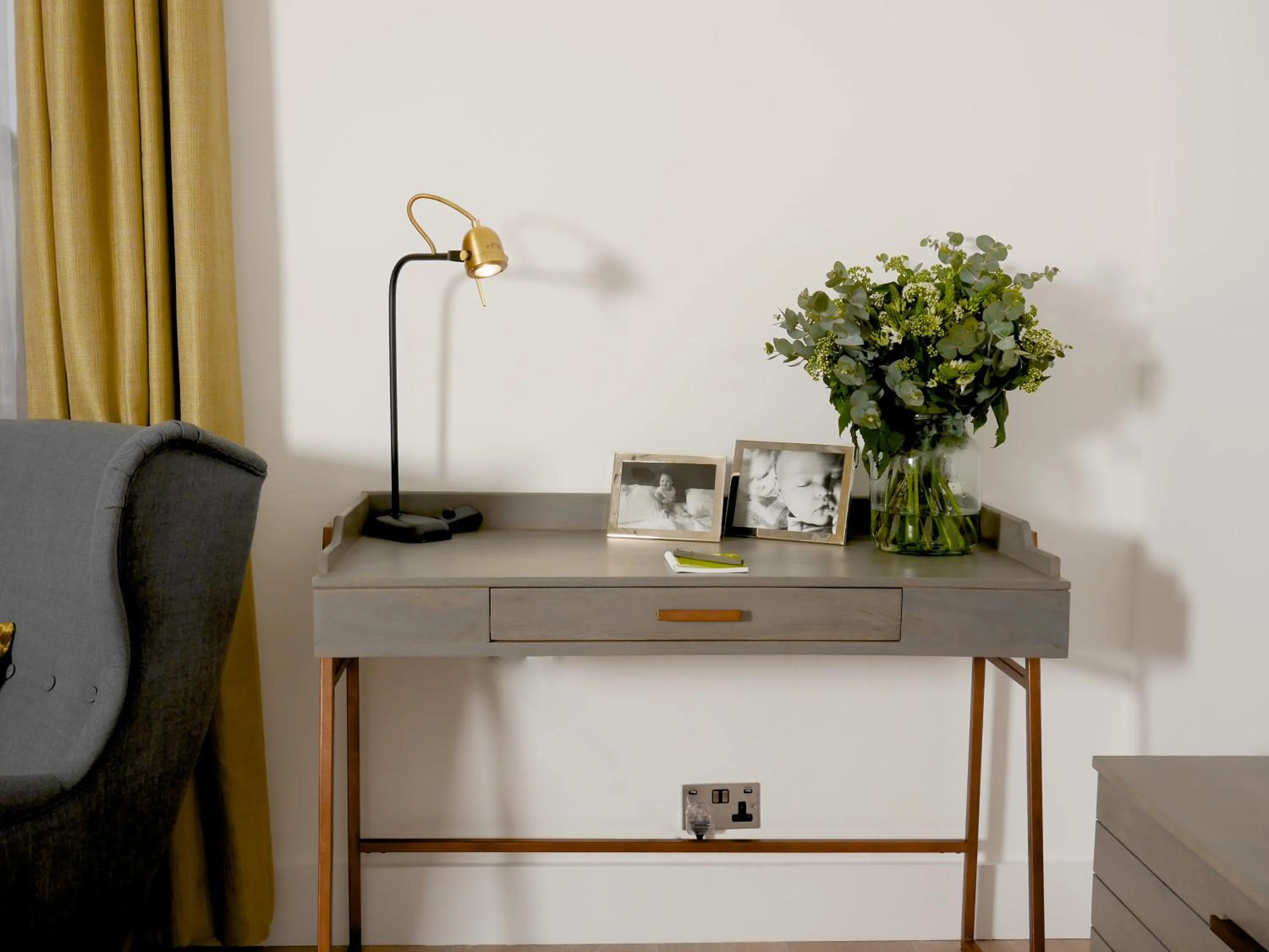 Living room in Nevern Place by Supercity Aparthotels