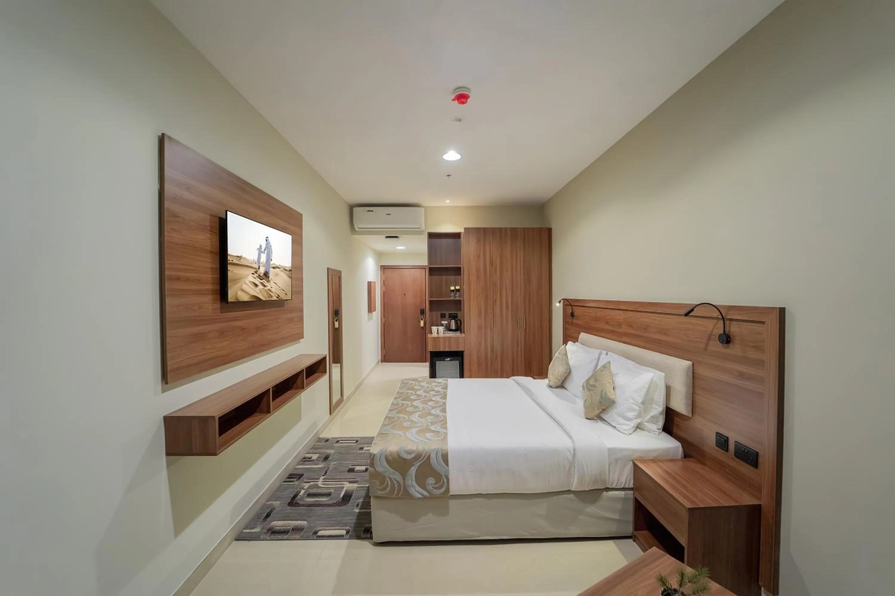 Bed in Western Hotel - Ghayathi