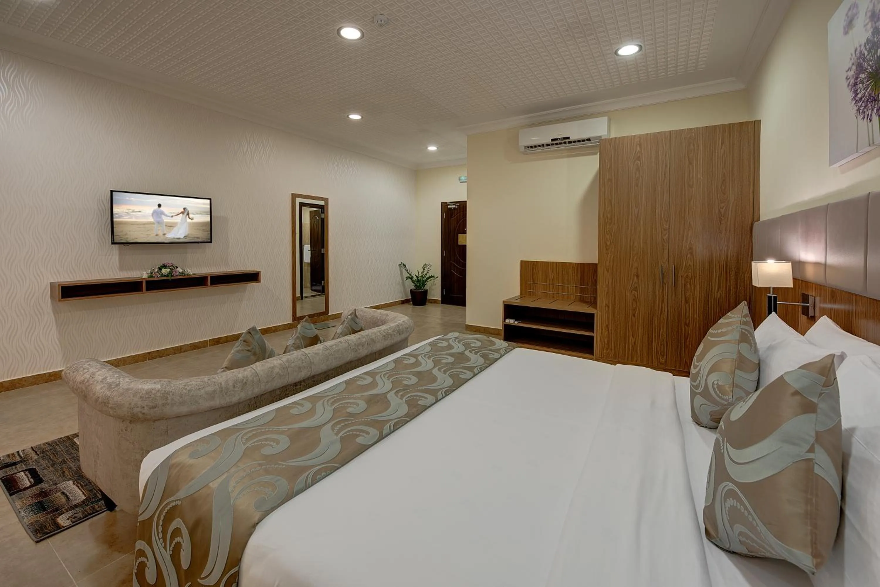 Photo of the whole room, Bed in Western Hotel - Ghayathi